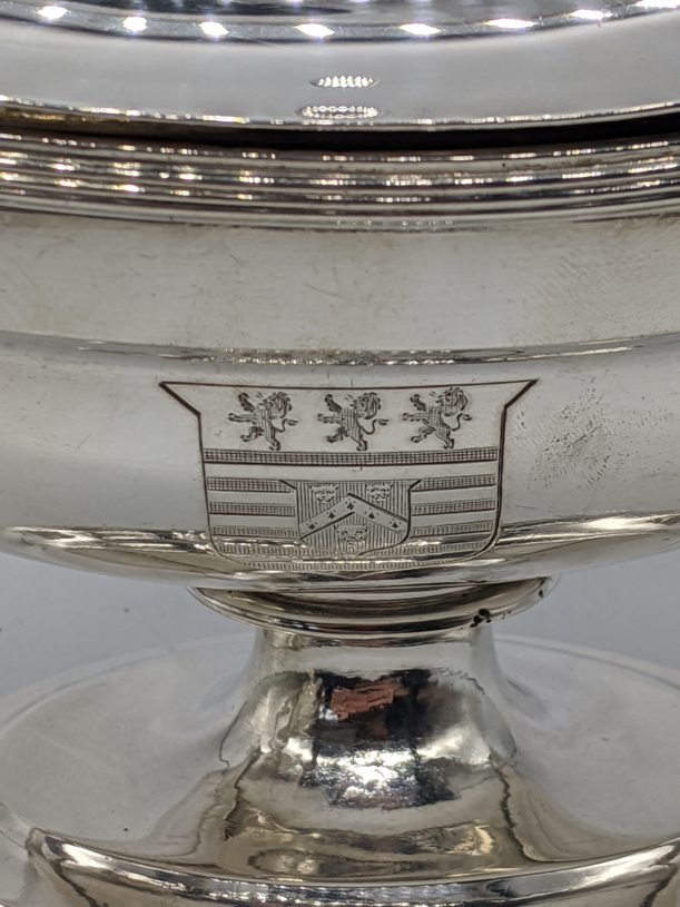 A pair of George III silver sauce tureens, twin handled with acorn finials, hallmarked London, 1800, - Image 3 of 8
