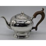 An 18th century Dutch silver teapot, 378g, H.12cm