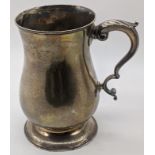 A George III silver tankard by John Kidder, hallmarked London, 1778, 325g, engraving to base, H.