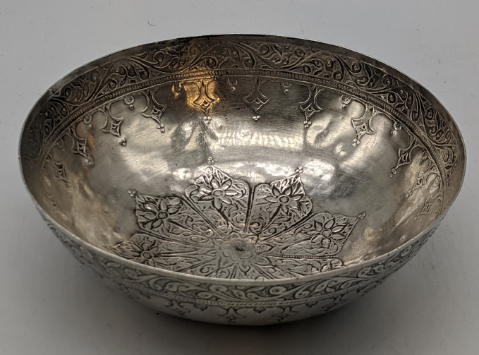 A Persian silver anointing bowl, etched decoration, 130g, D.14.5cm