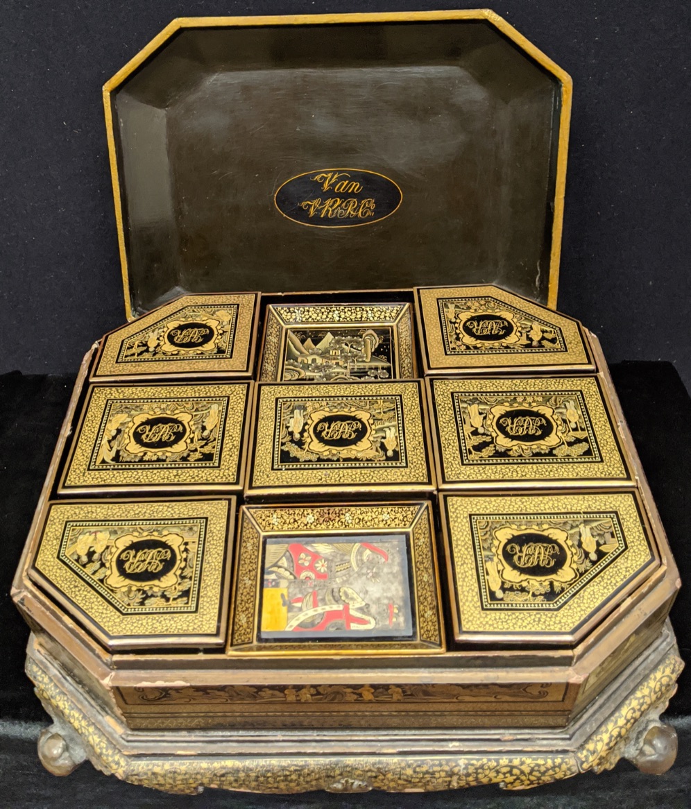 A late 18th/early 19th century Chinese export lacquered gaming box, raised on stand, - Image 6 of 9