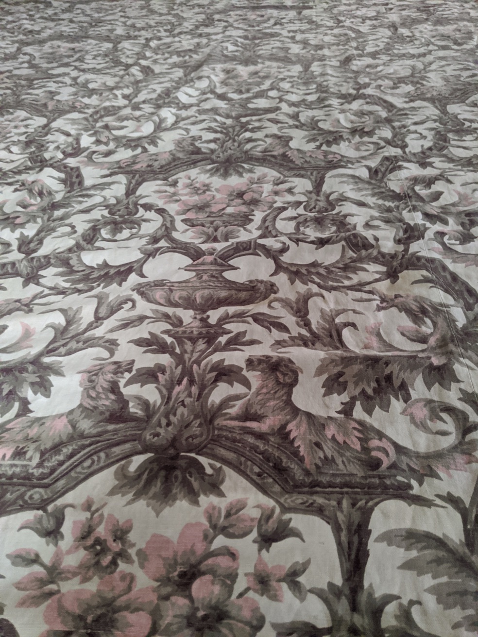 A large Aubusson style tapestry, 250cm x 215cm - Image 3 of 3