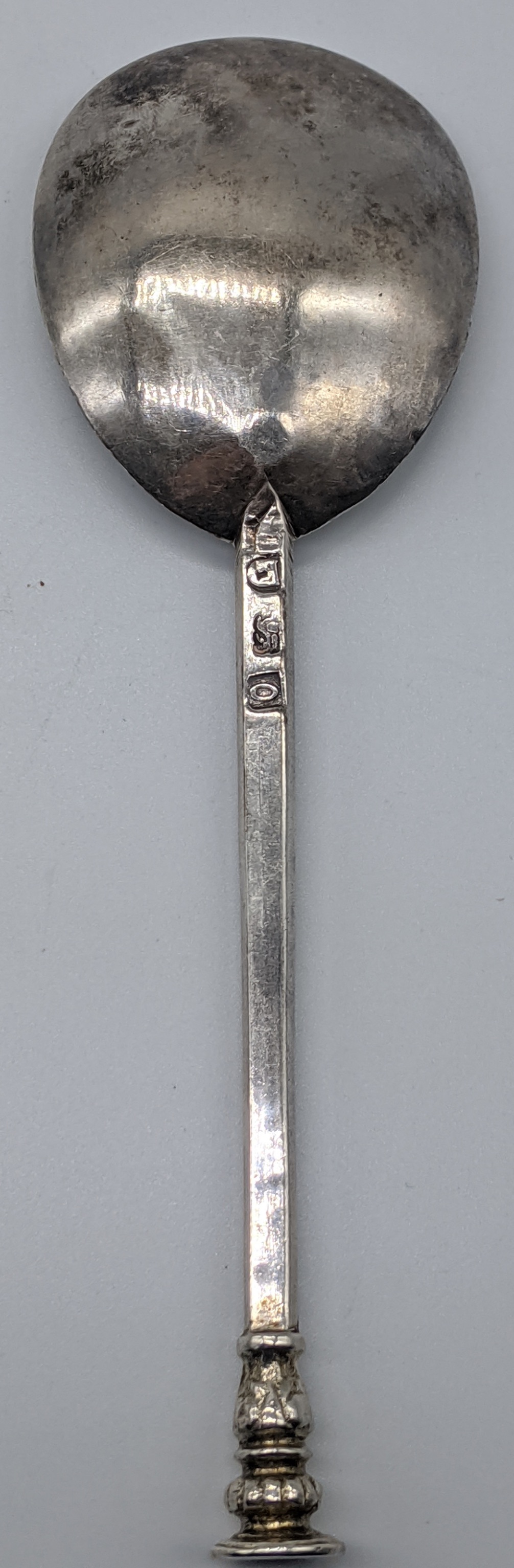 A Charles I silver seal-top spoon, London 1631, indistinct maker mark, fig shaped bowl, faceted - Image 3 of 4