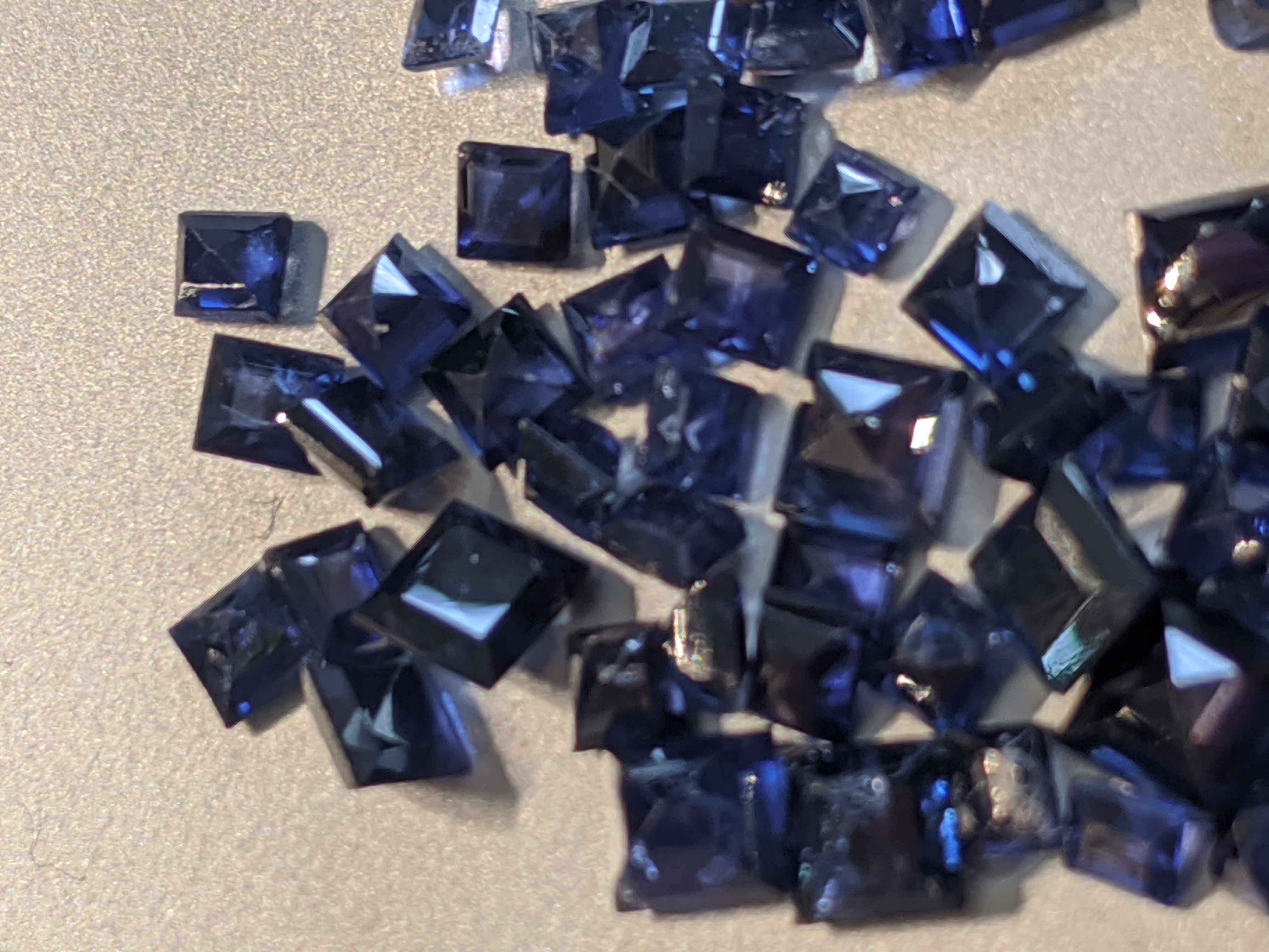 A collection of loose sapphires, together with one other gem stone - Image 2 of 5