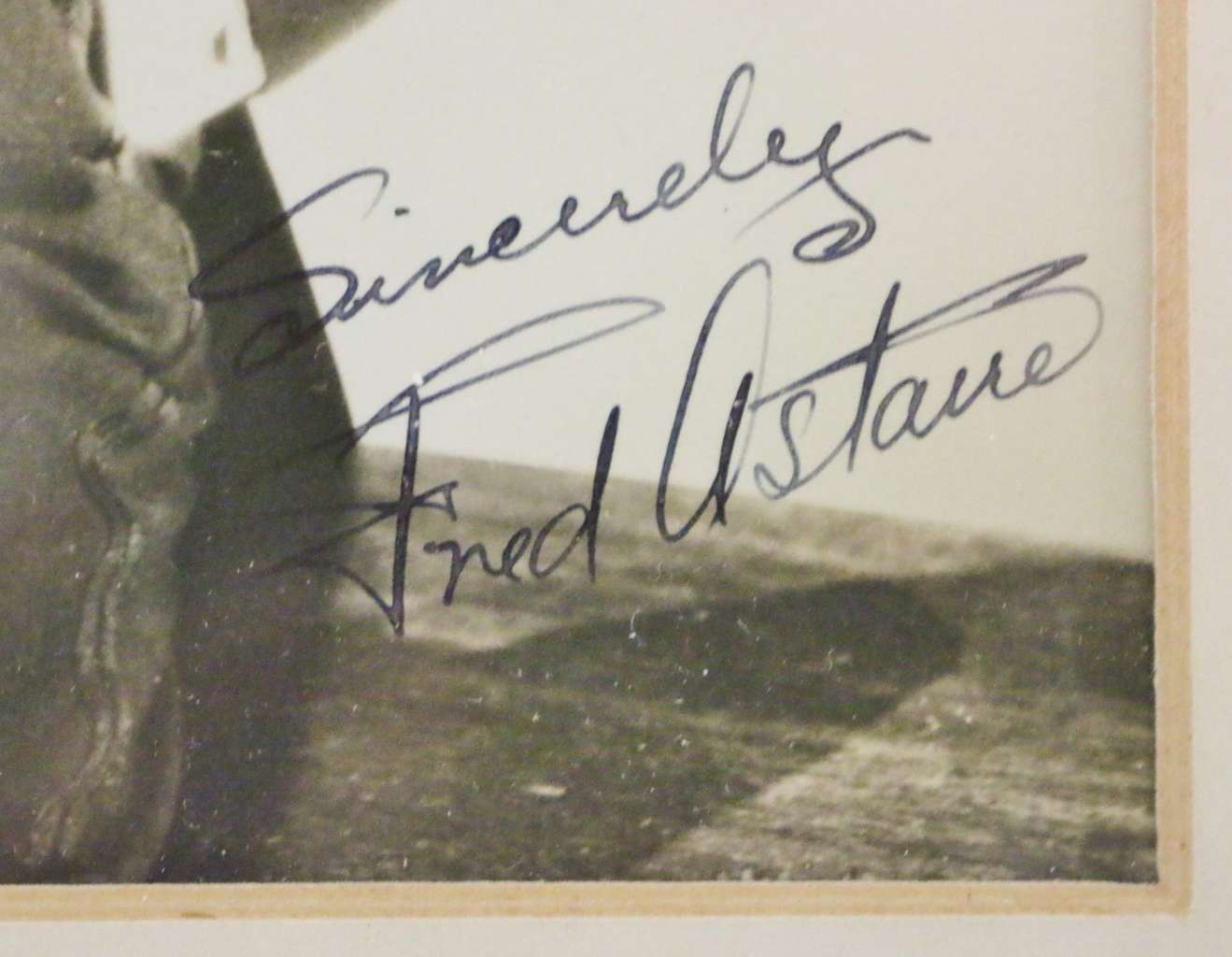 Foto mit Autogramm von Fred Astaire - Image 3 of 3