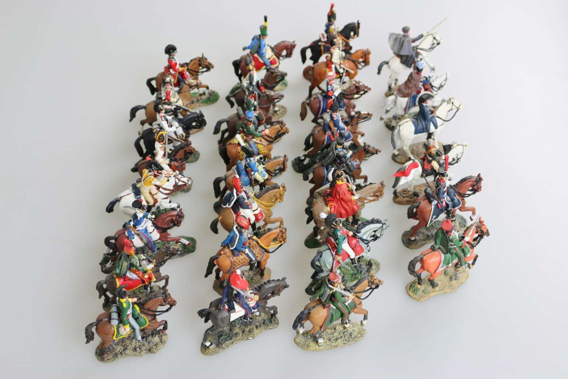 Napoleonische Kriege, Konvolut von 30 historischen Reiterfiguren. - Image 3 of 3
