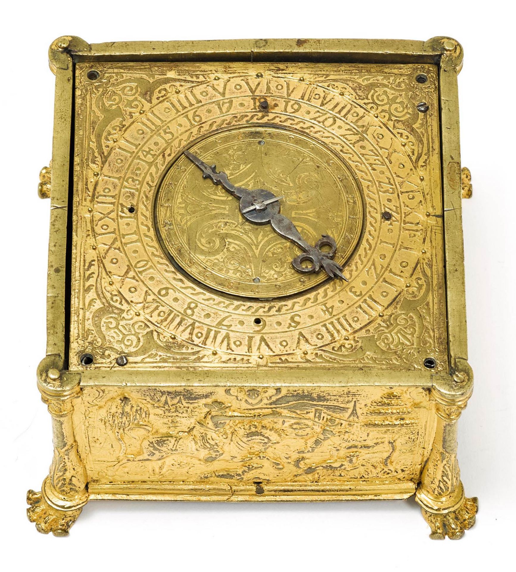 SCHÖNE TISCHUHR MIT WECKERSüddeutschland oder Schweiz, Renaissance um 1540–70.Bronze und Kupfer - Image 4 of 5