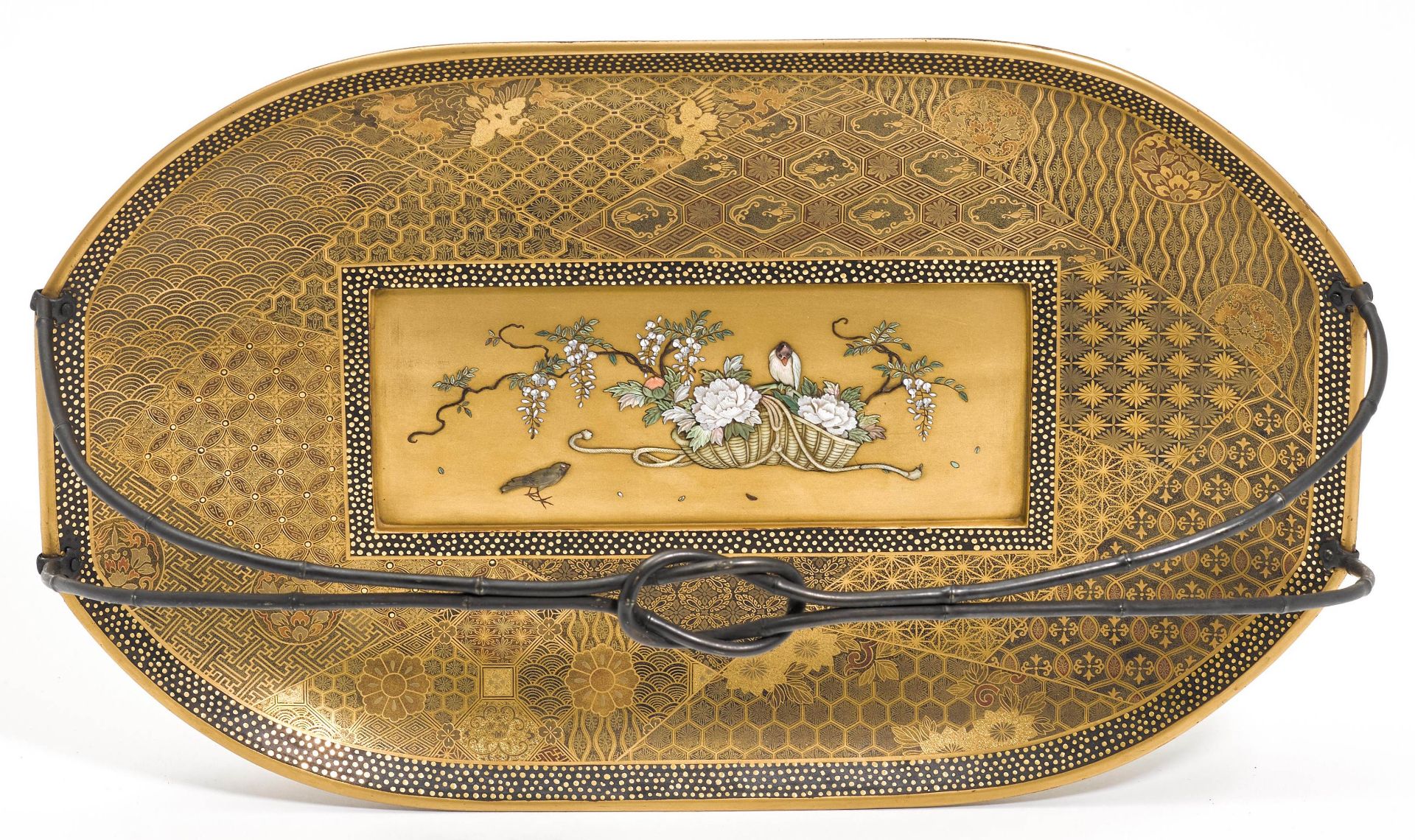 A GOLD LACQUER AND SHIBAYAMA HANDLED TRAY. - Image 3 of 4