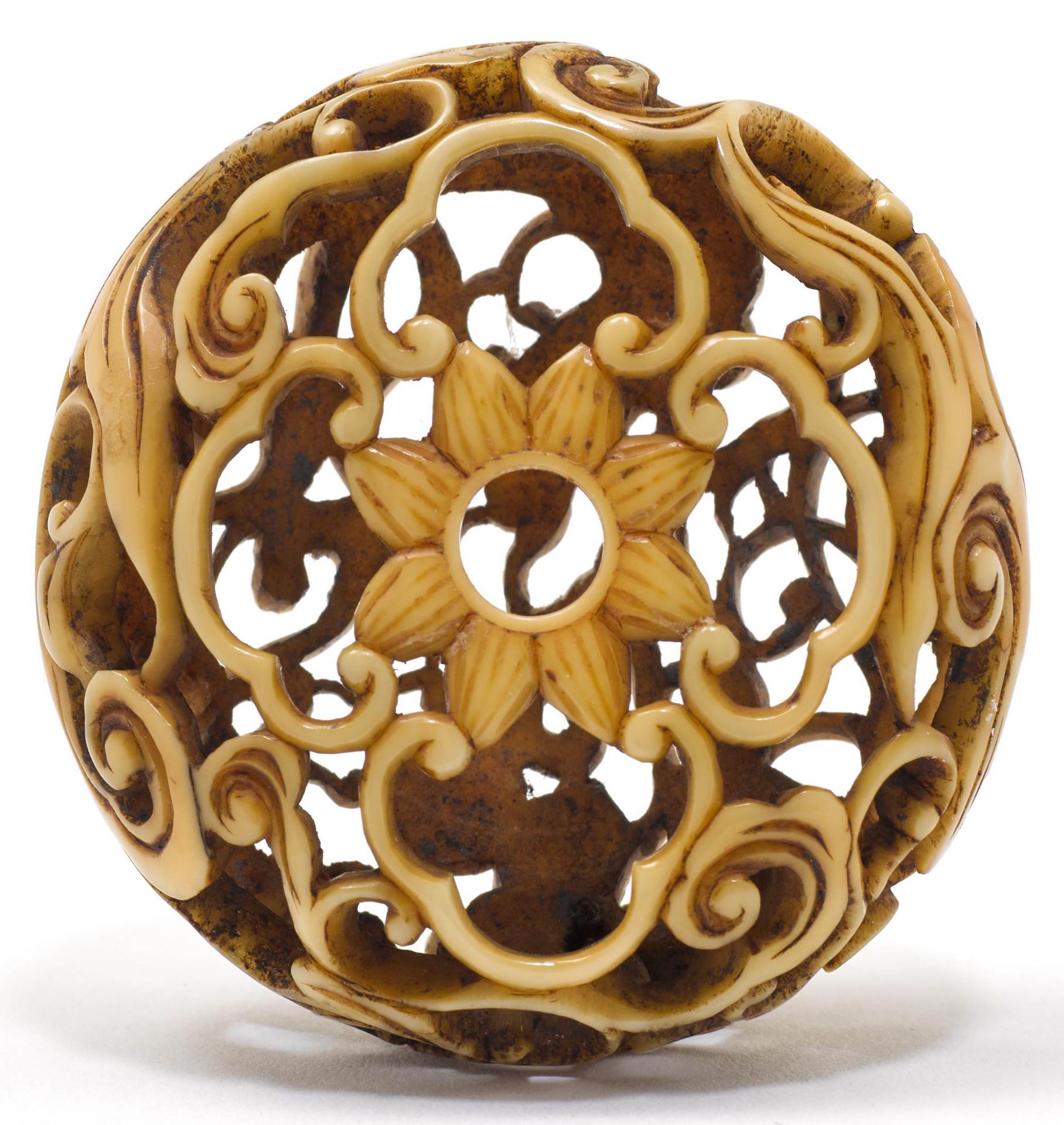 AN RYUSA (OPENWORK) NETSUKE. - Image 3 of 3