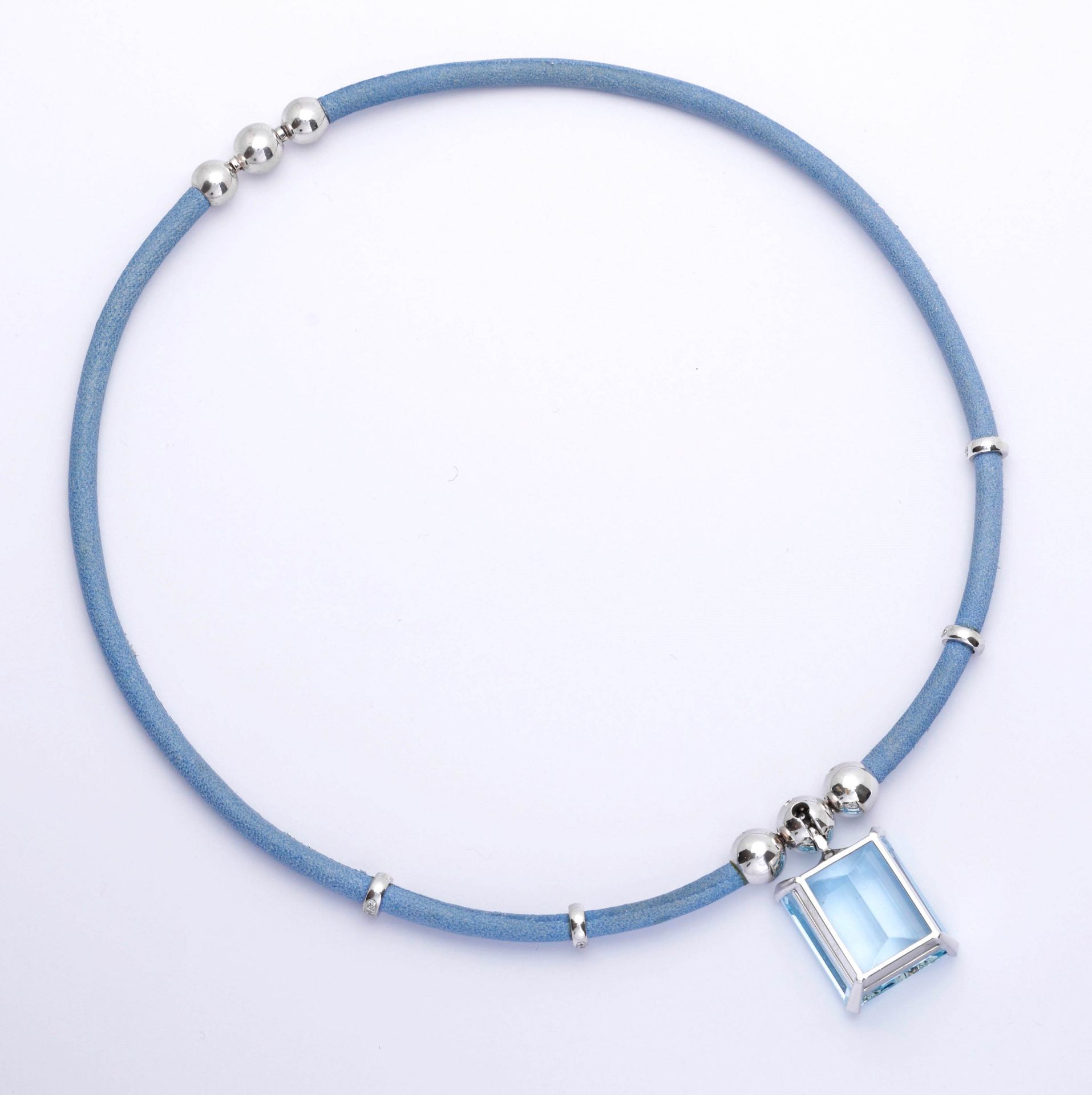 AQUAMARINE AND DIAMOND NECKLACE WITH EARRINGS, BY BINDER. - Image 5 of 9