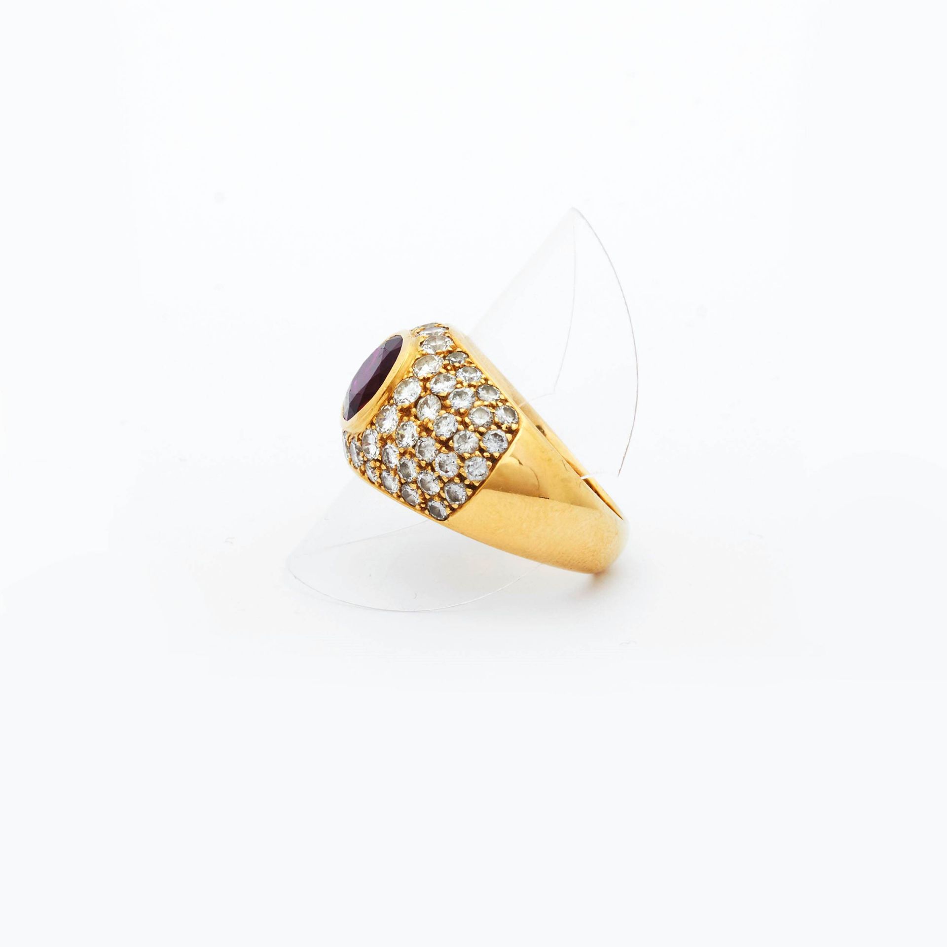 RUBY AND DIAMOND RING. - Image 3 of 4