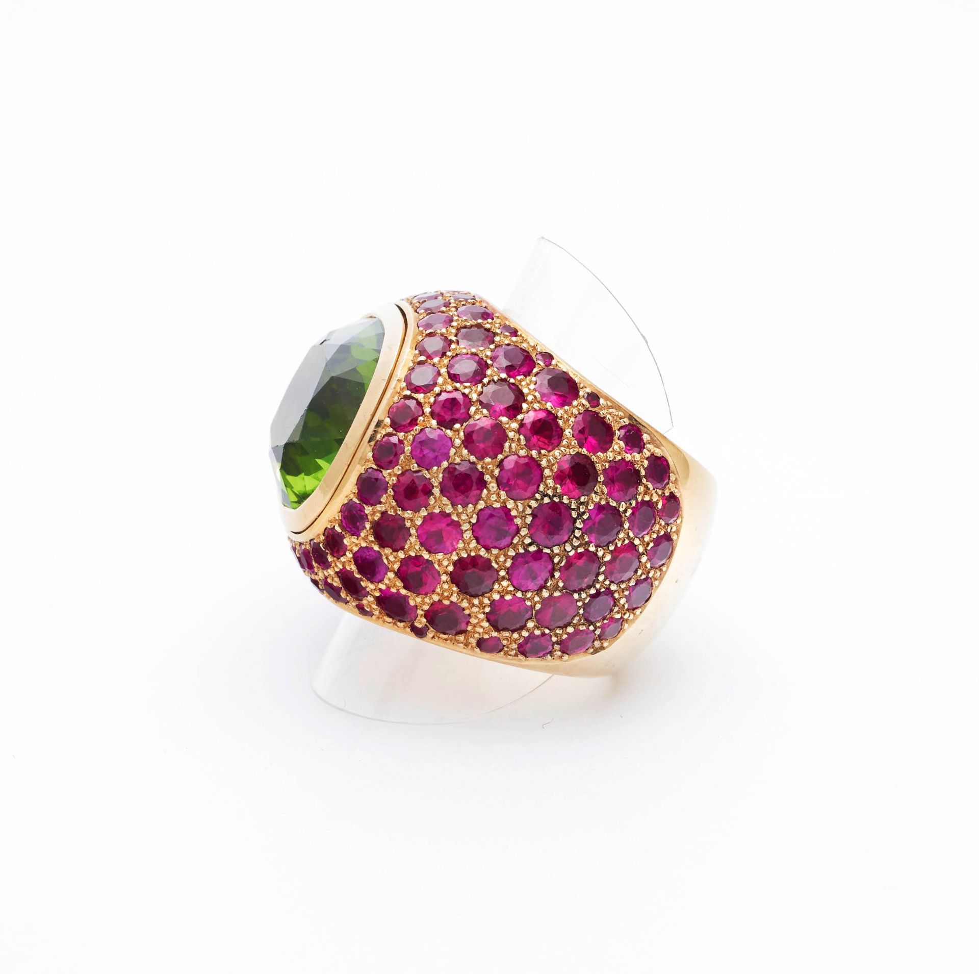 PERIDOT, RUBY AND GOLD RING, BY MAJO FRUITHOF. - Image 2 of 4