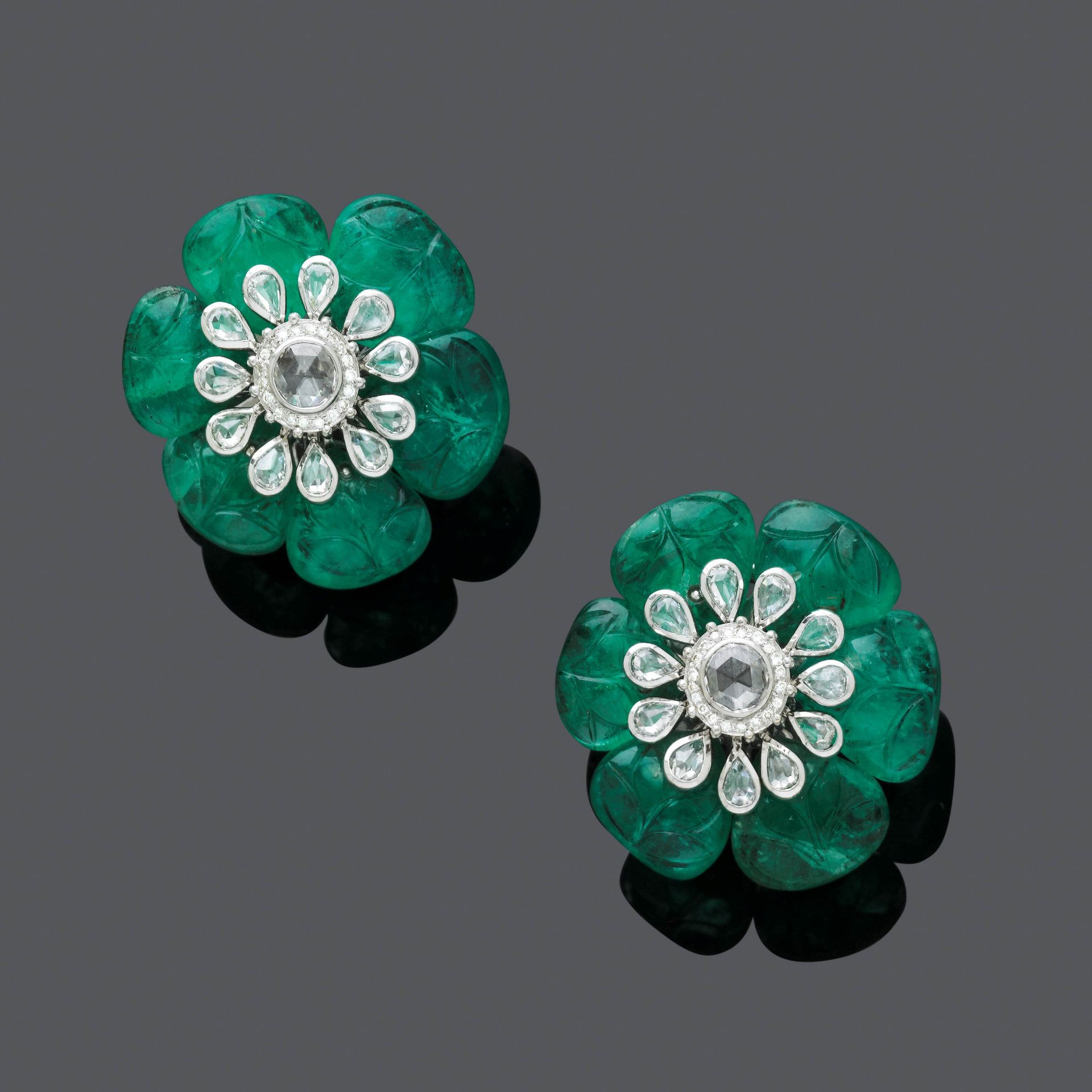 EMERALD AND DIAMOND EARCLIPS.