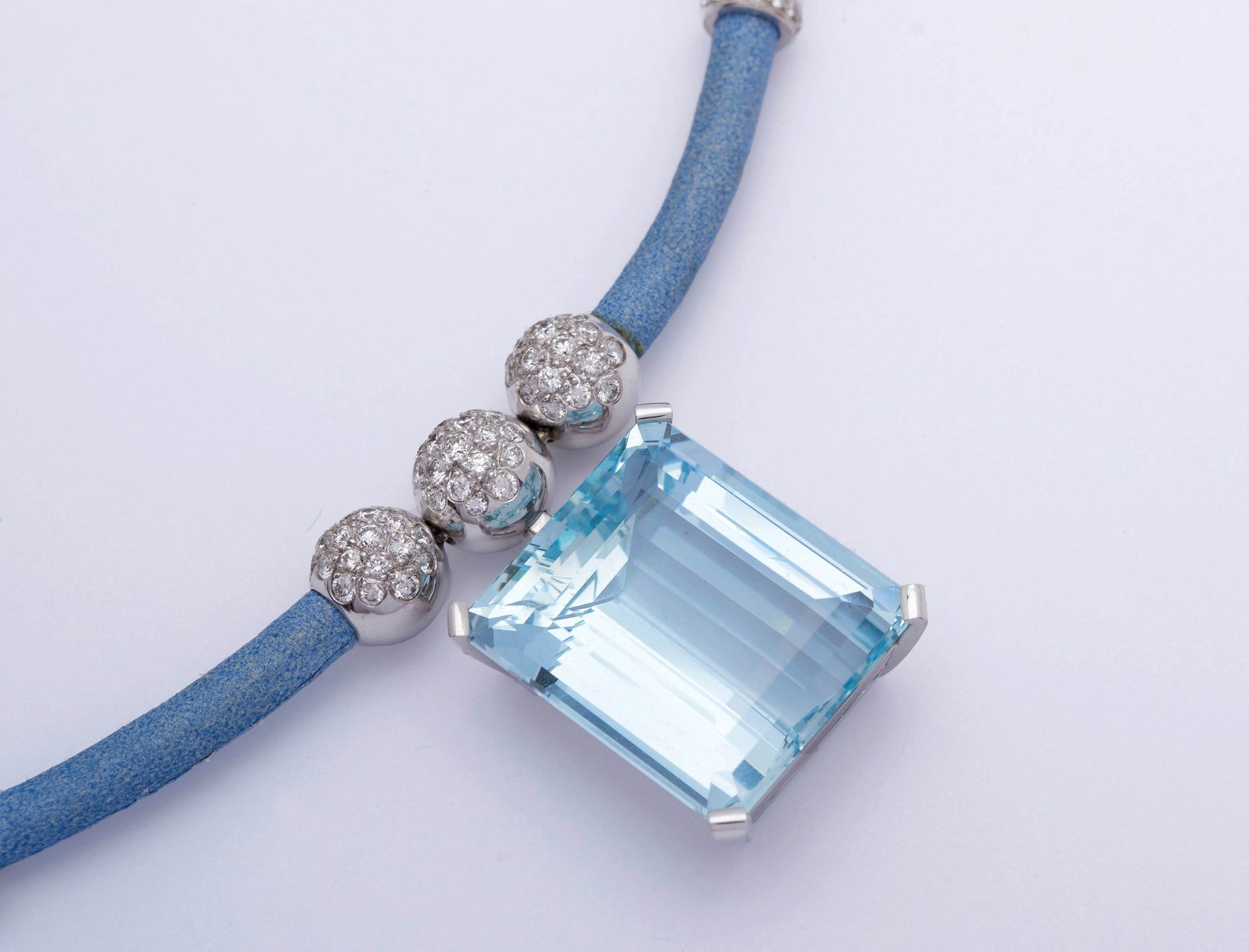 AQUAMARINE AND DIAMOND NECKLACE WITH EARRINGS, BY BINDER. - Image 6 of 9