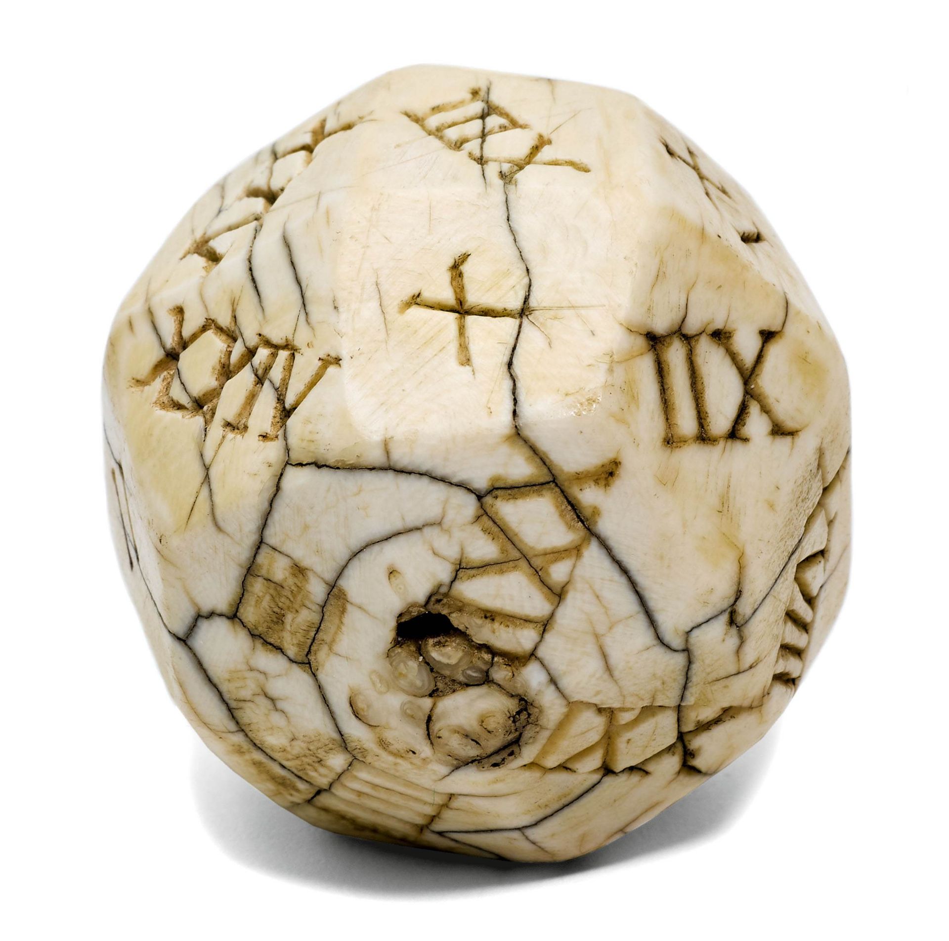 RARE POLYGONAL DICE / TEETOTUM