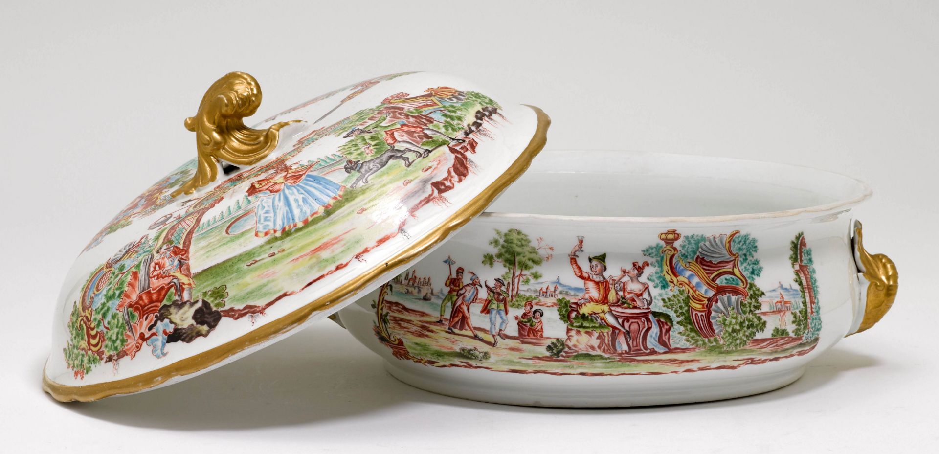 A LARGE TUREEN WITH "FÈTE GALANTES” HAUSMALER DECORATION - Image 3 of 5