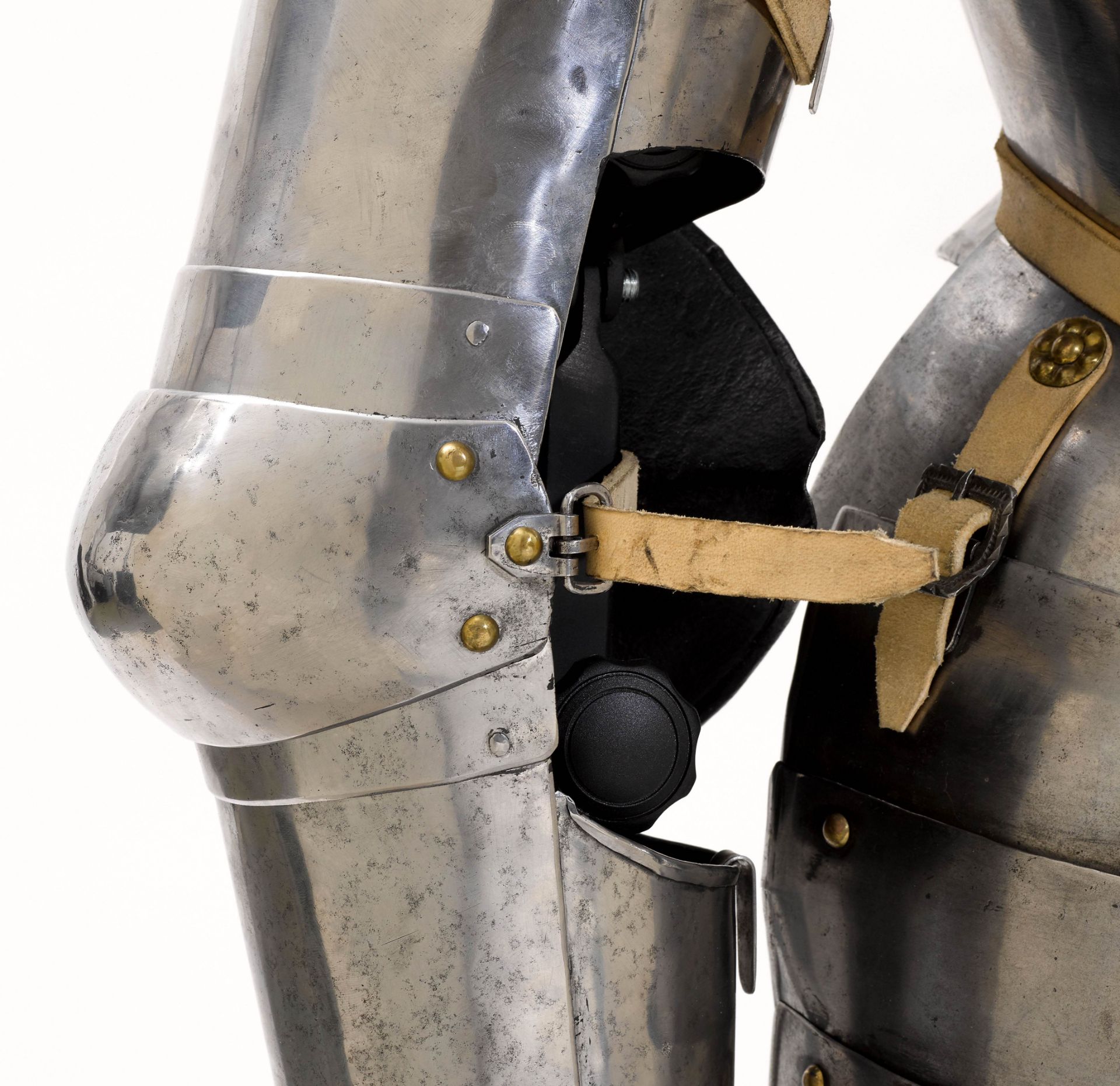 COMPLETE SUIT OF ARMOUR - Image 6 of 6
