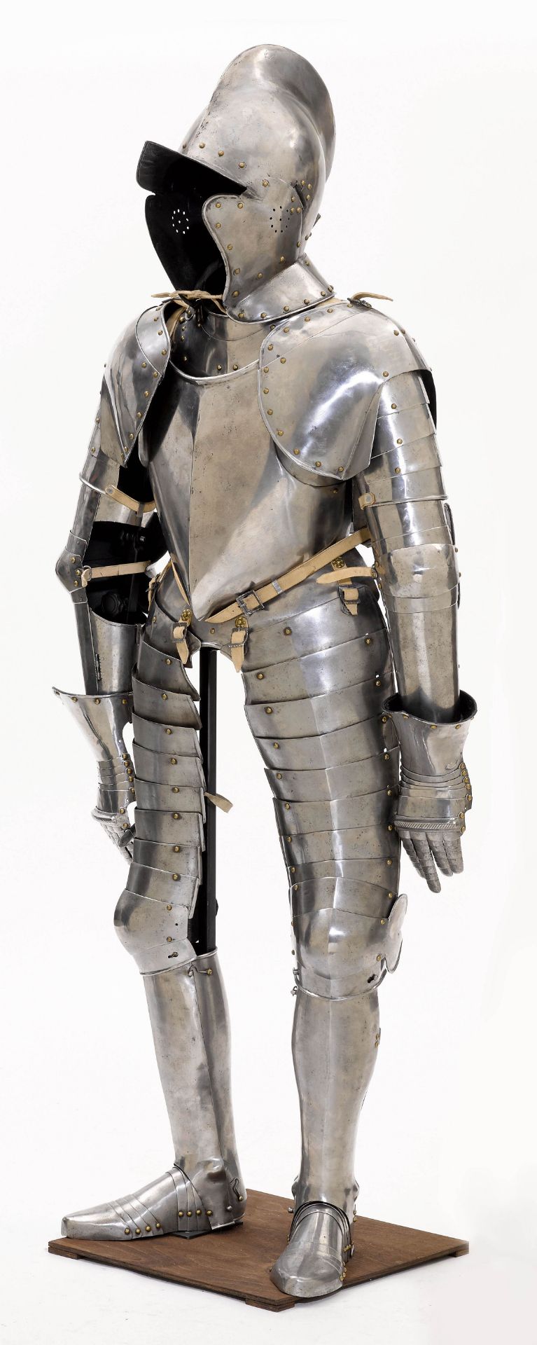 COMPLETE SUIT OF ARMOUR - Image 2 of 6