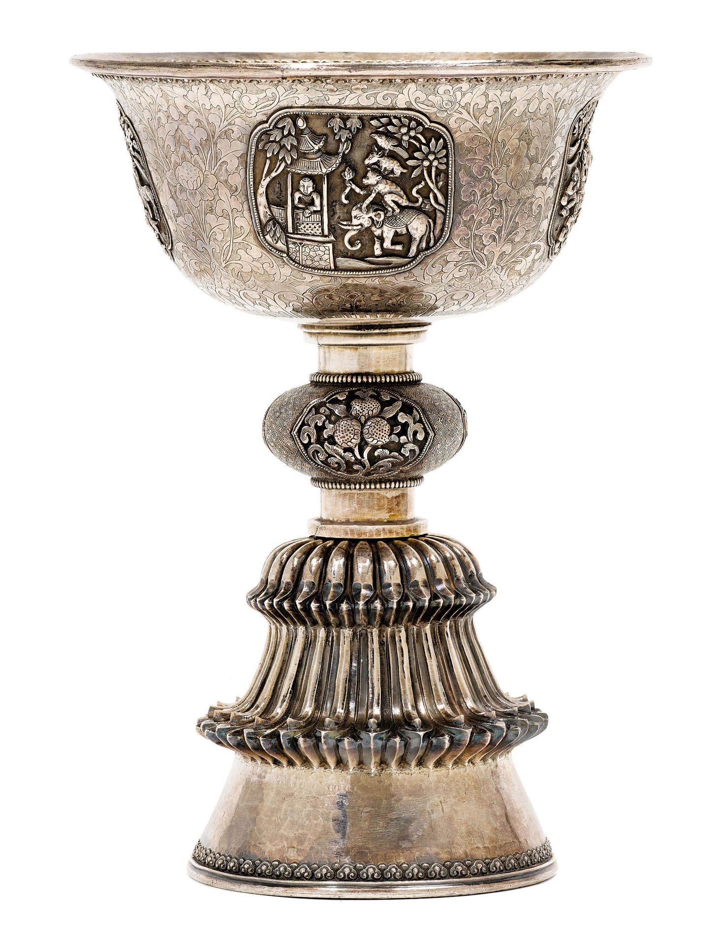 A FINE AND LARGE SILVER BUTTER LAMP.