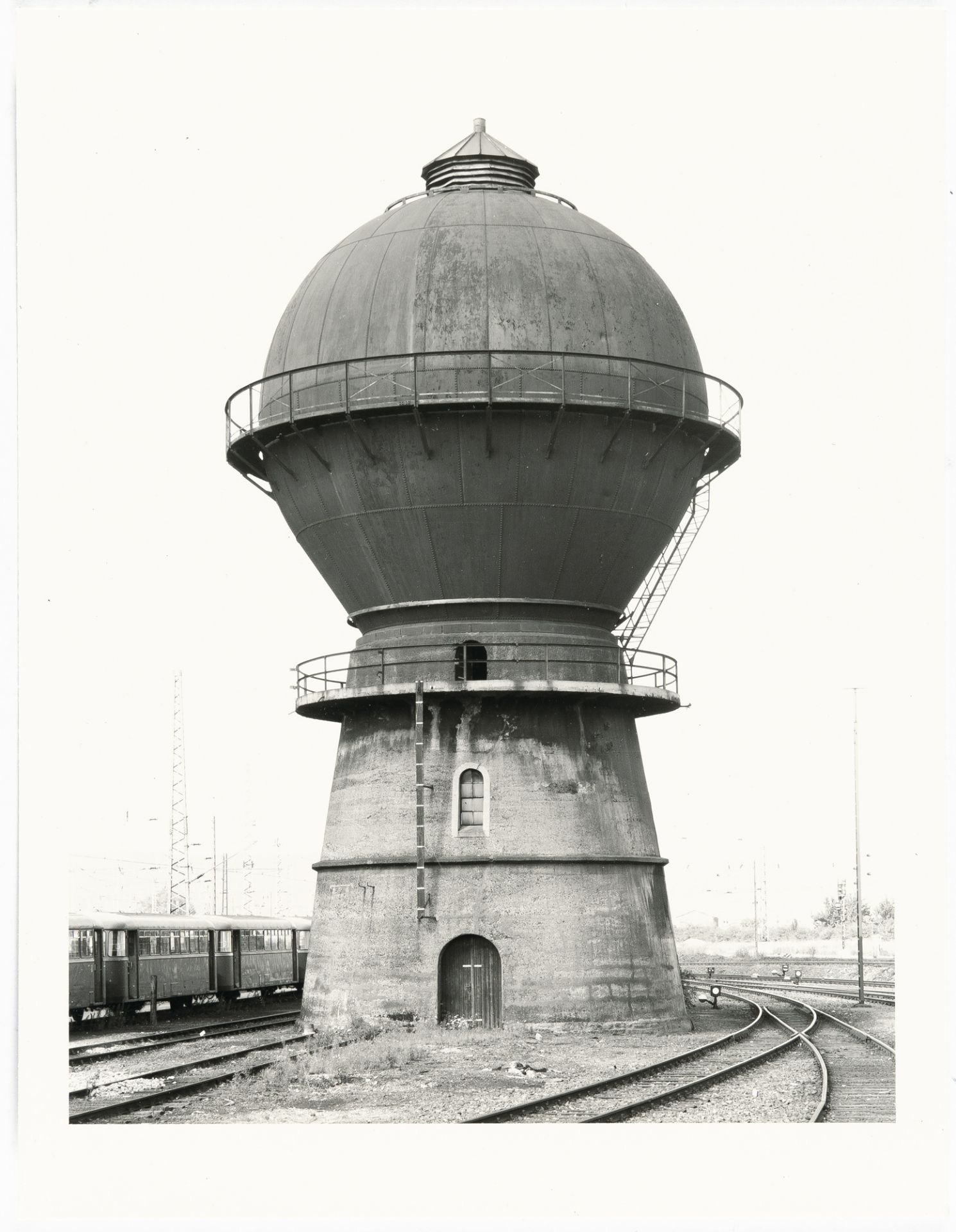 Bernd Und Hilla Becher – Wasserturm, Trier-Ehrang - Bild 2 aus 3