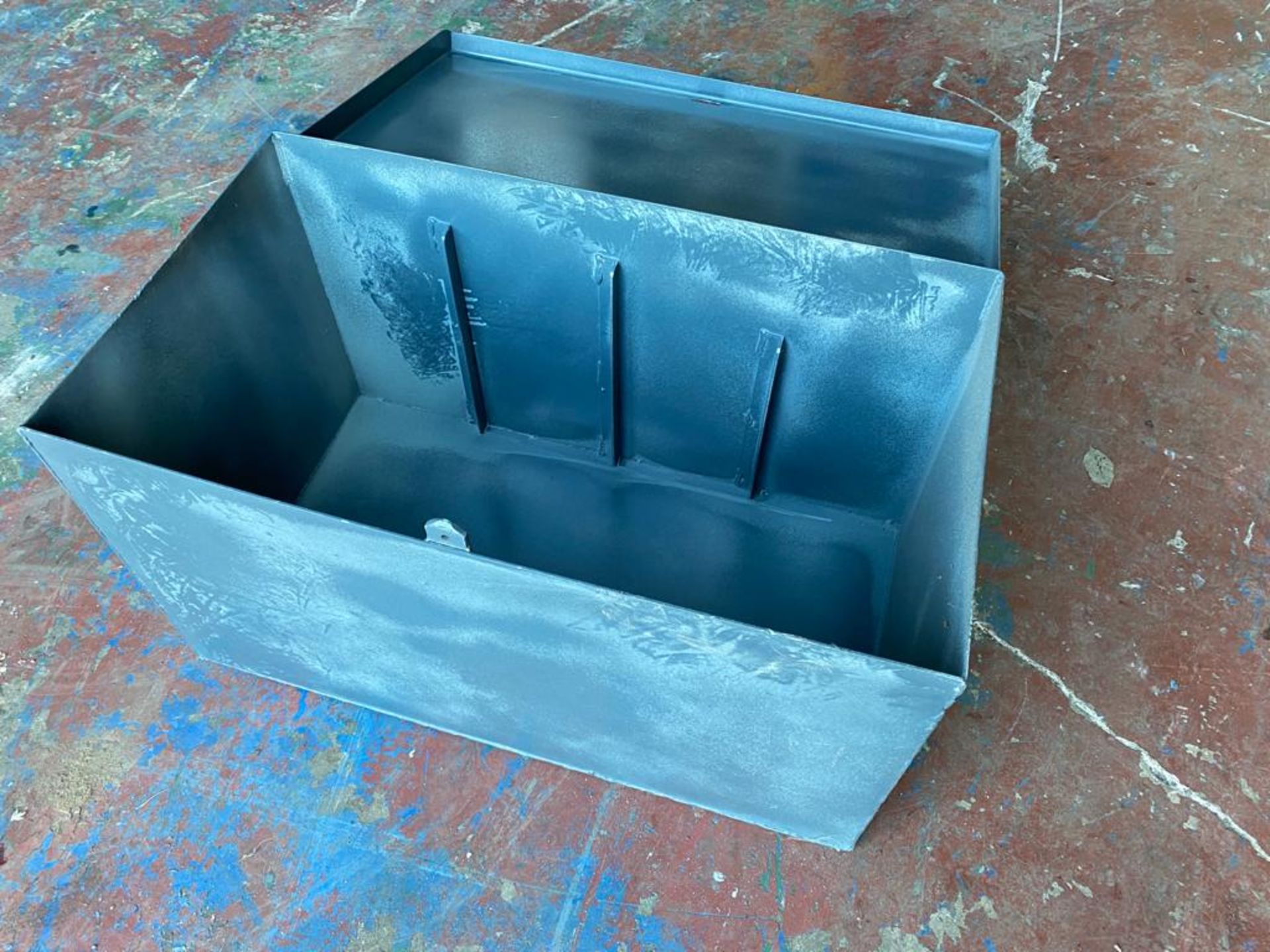 Metal Storage Box Size - 70cm x 40cm x 40cm - Collection Only Thursday 4th February 2021 - Image 3 of 10