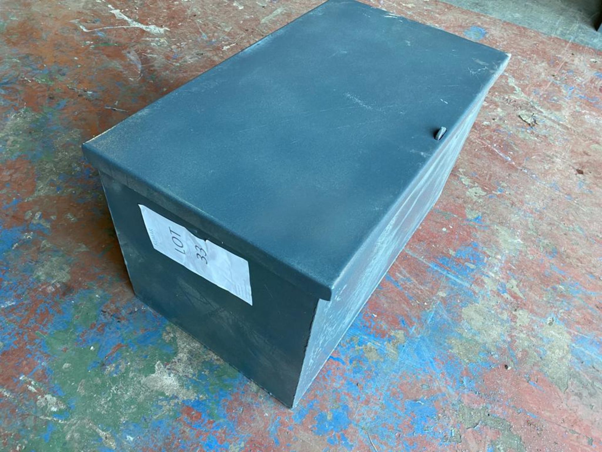 Metal Storage Box Size - 70cm x 40cm x 40cm - Collection Only Thursday 4th February 2021 - Image 2 of 10