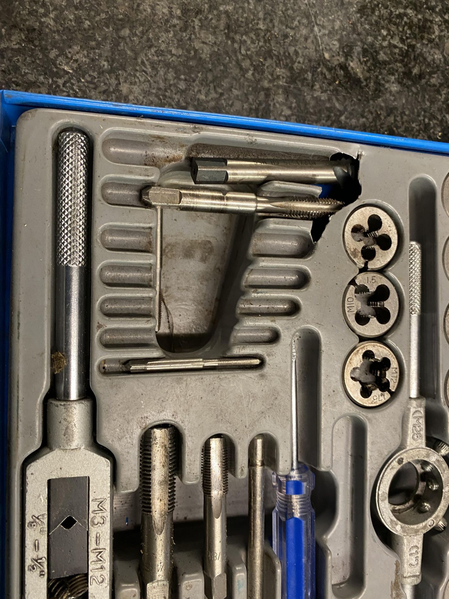 M3-M12 Tap and Die set with Case - Image 5 of 7