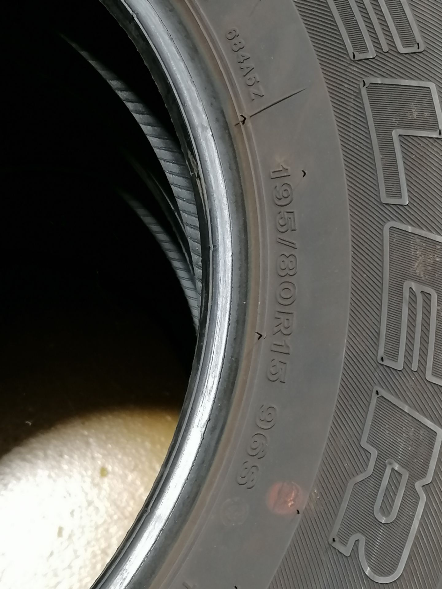 5: 195 80 R15 96S Bridgestone Dueler HT 684II DOT 2018 - Image 2 of 5