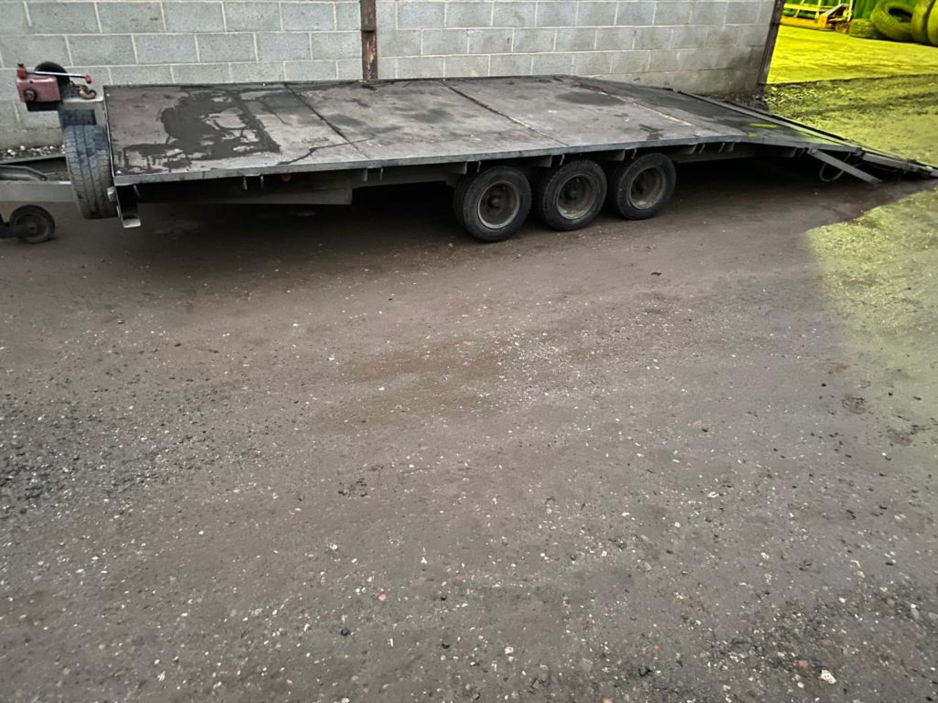 Hazelwood Model 3000 BTRI Tri - Axle Beaver Tail Car Transporter Trailer, Capacity 3000Kg, Serial