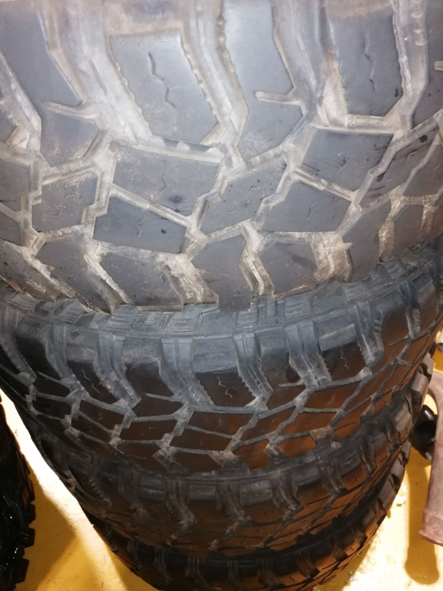 Hutchinson Rock Monster Bead Lock Rim & Tyres 17" Fitted with 265/70 R 17 Cooper Discovsra STT PRO - Image 4 of 5