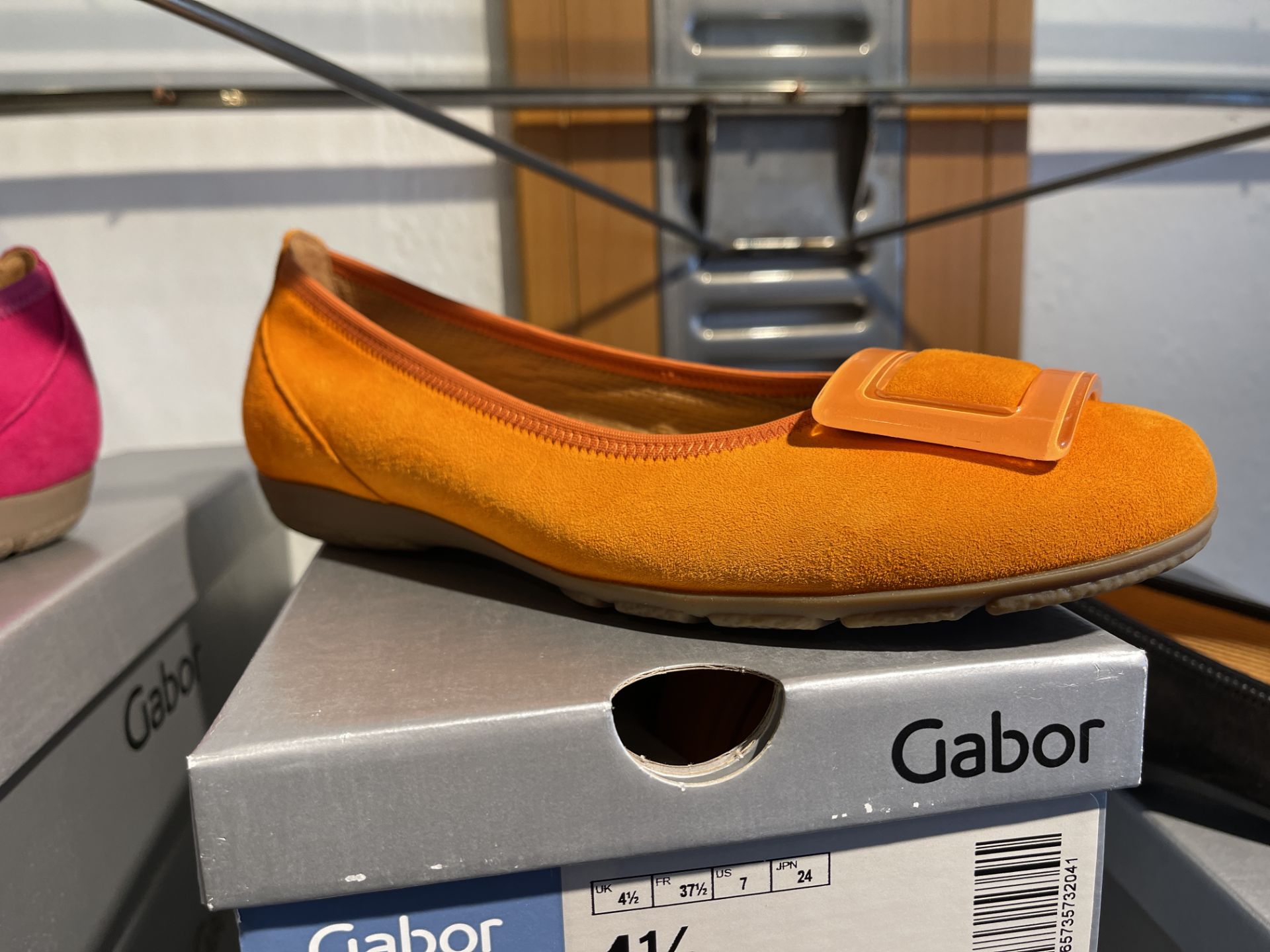 Gabor 4 Pairs: Samtchevreau Schwarz Hovercraft Shoes 44.164.17. Sizes 5.5 & 8 (RRP £89.99) Gabor 4 - Image 5 of 9