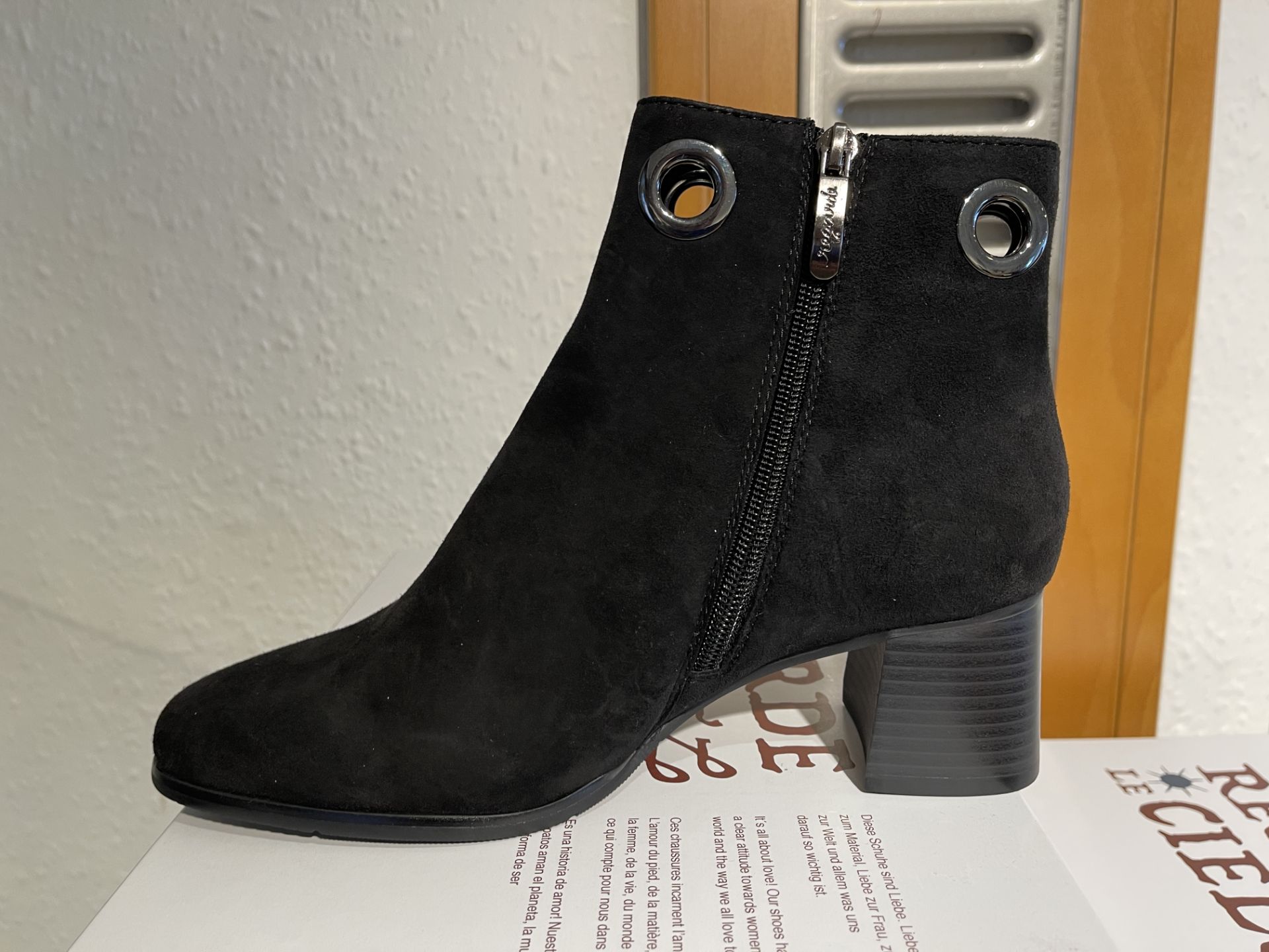 Regarde Ciel 7 Pairs: Etna Black Boots Ines-19 Var. 5277Sizes 36 - 41 (RRP £99) - Image 3 of 9