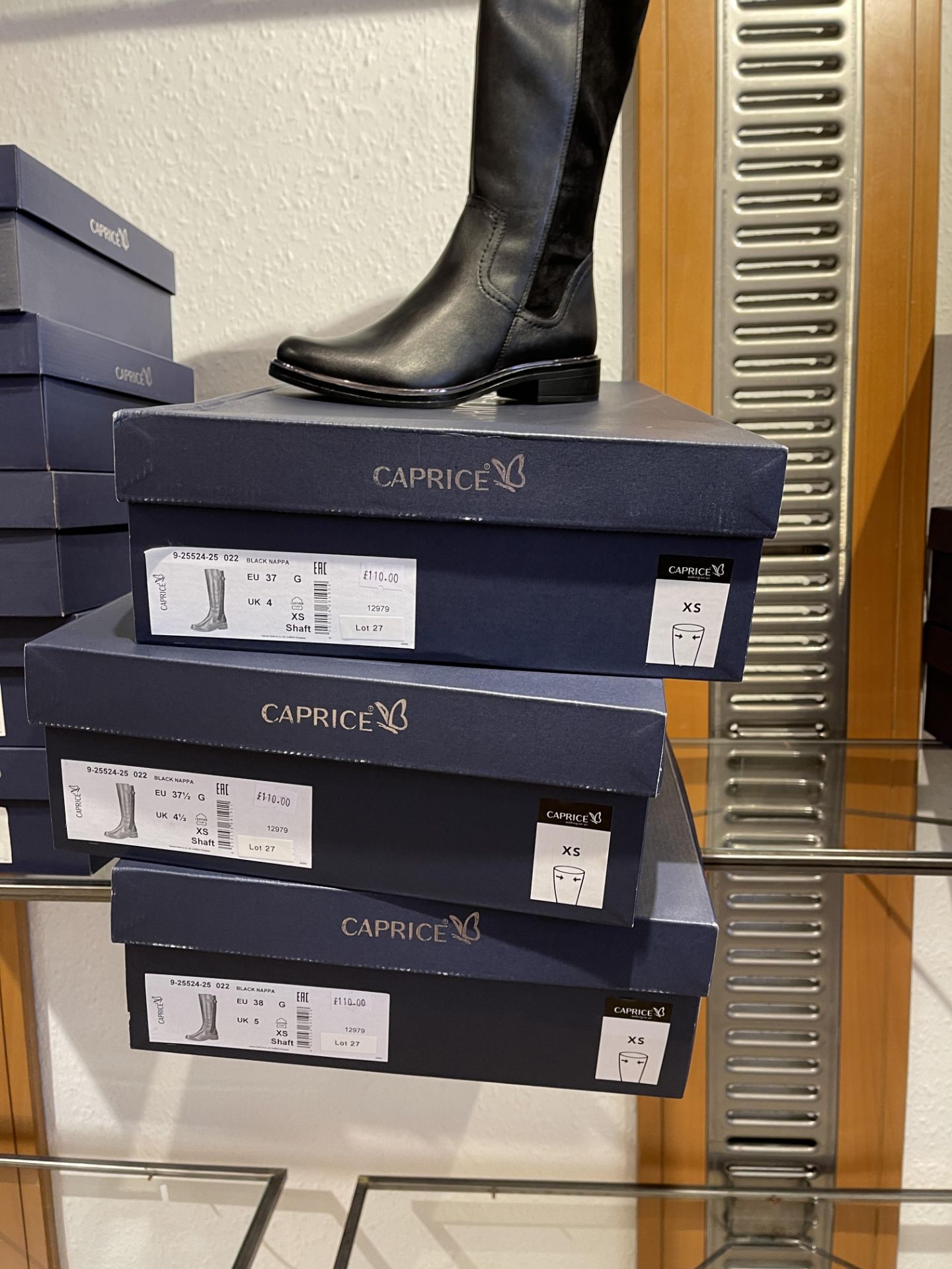 Caprice 4 Pairs: Ocean Nappa Boots 9-25551-25 855. Sizes 3.5, 4, & 6 (RRP £89.99) Caprice 3 Pairs: - Image 13 of 15