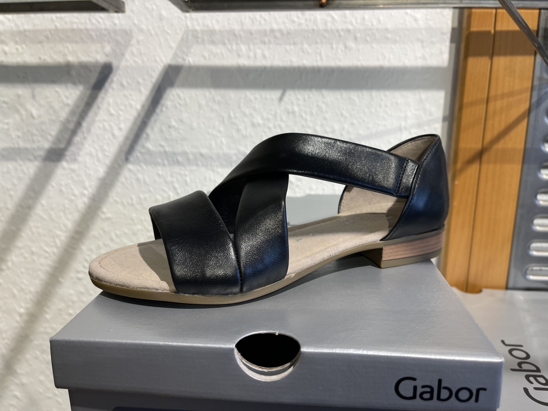 Gabor 9 Pairs: Lammnappa Schwarz Sandals 42.761.27. Sizes 4 - 7 Gabor 8 Pairs: Chiffon Midnight ( - Image 2 of 11