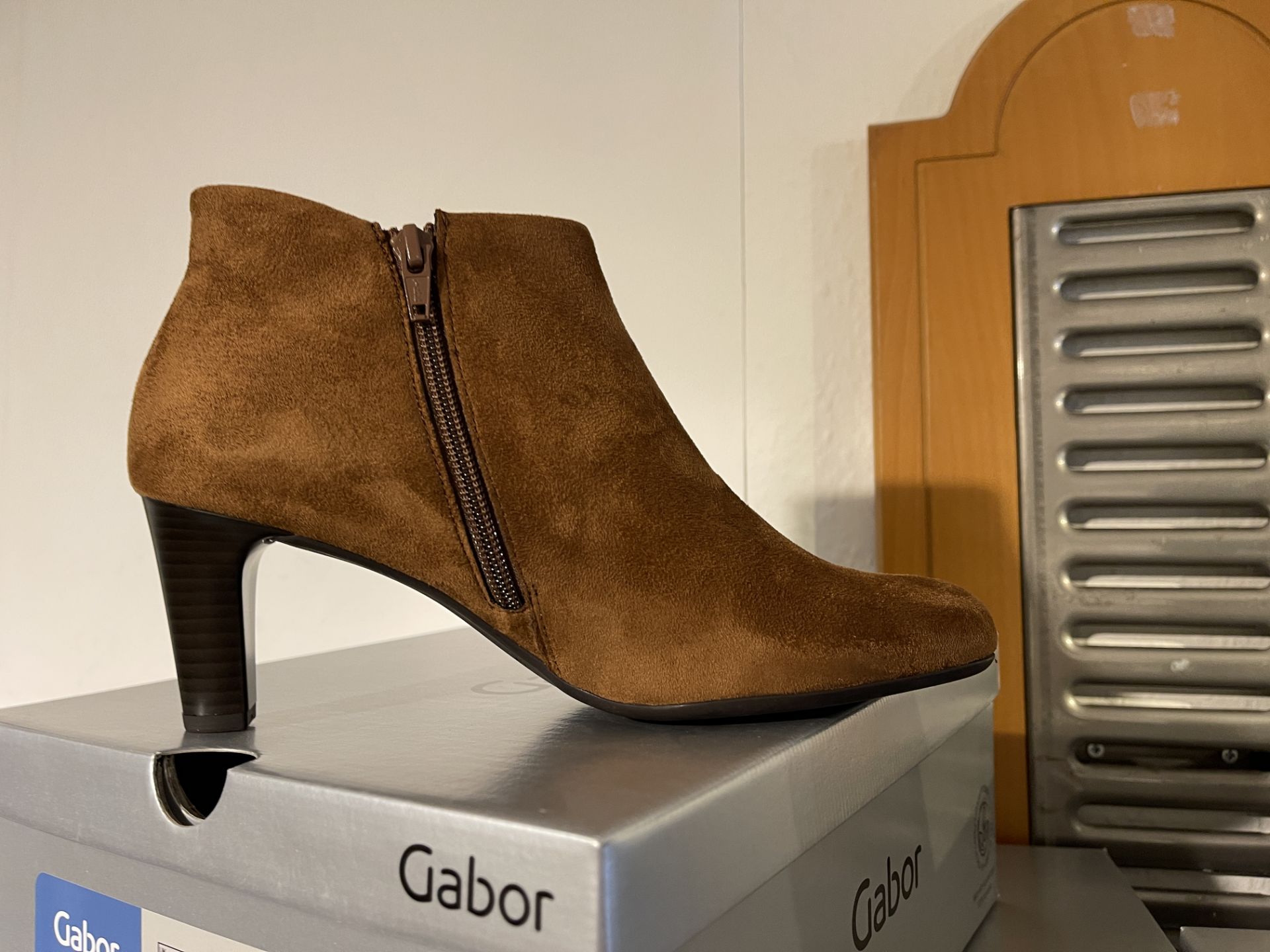 Gabor 5 Pairs: Microvel (Micro) New Whiskey Boots 55.850.48. Sizes 3 - 8 (RRP £79) Gabor 5 Pairs: - Image 3 of 11