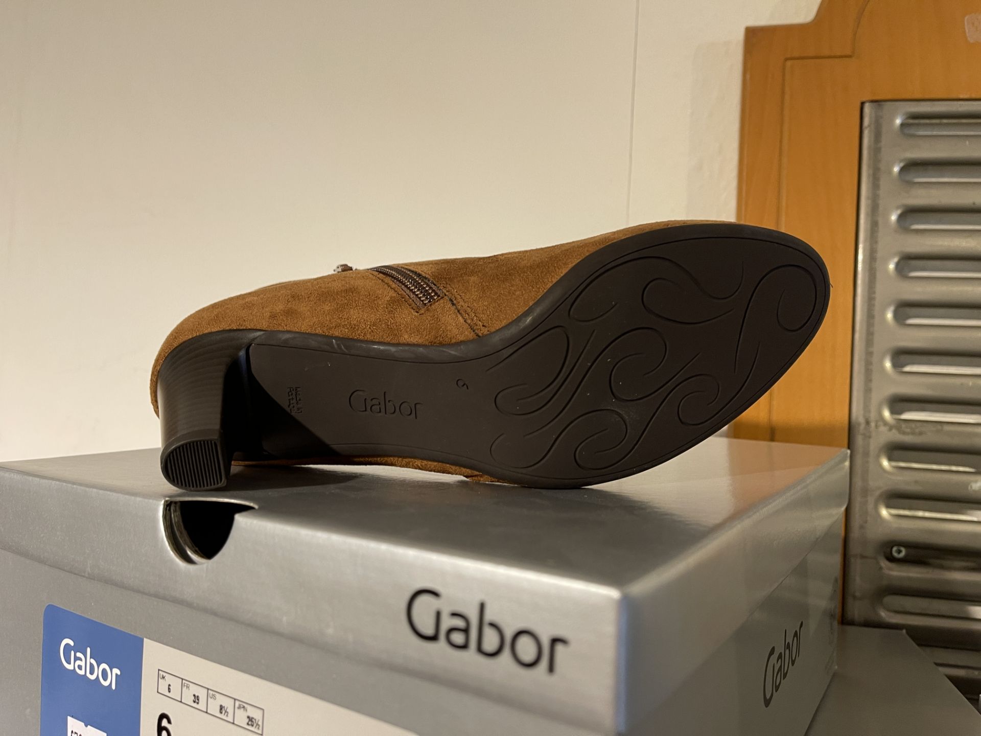 Gabor 5 Pairs: Microvel (Micro) New Whiskey Boots 55.850.48. Sizes 3 - 8 (RRP £79) Gabor 5 Pairs: - Image 4 of 11