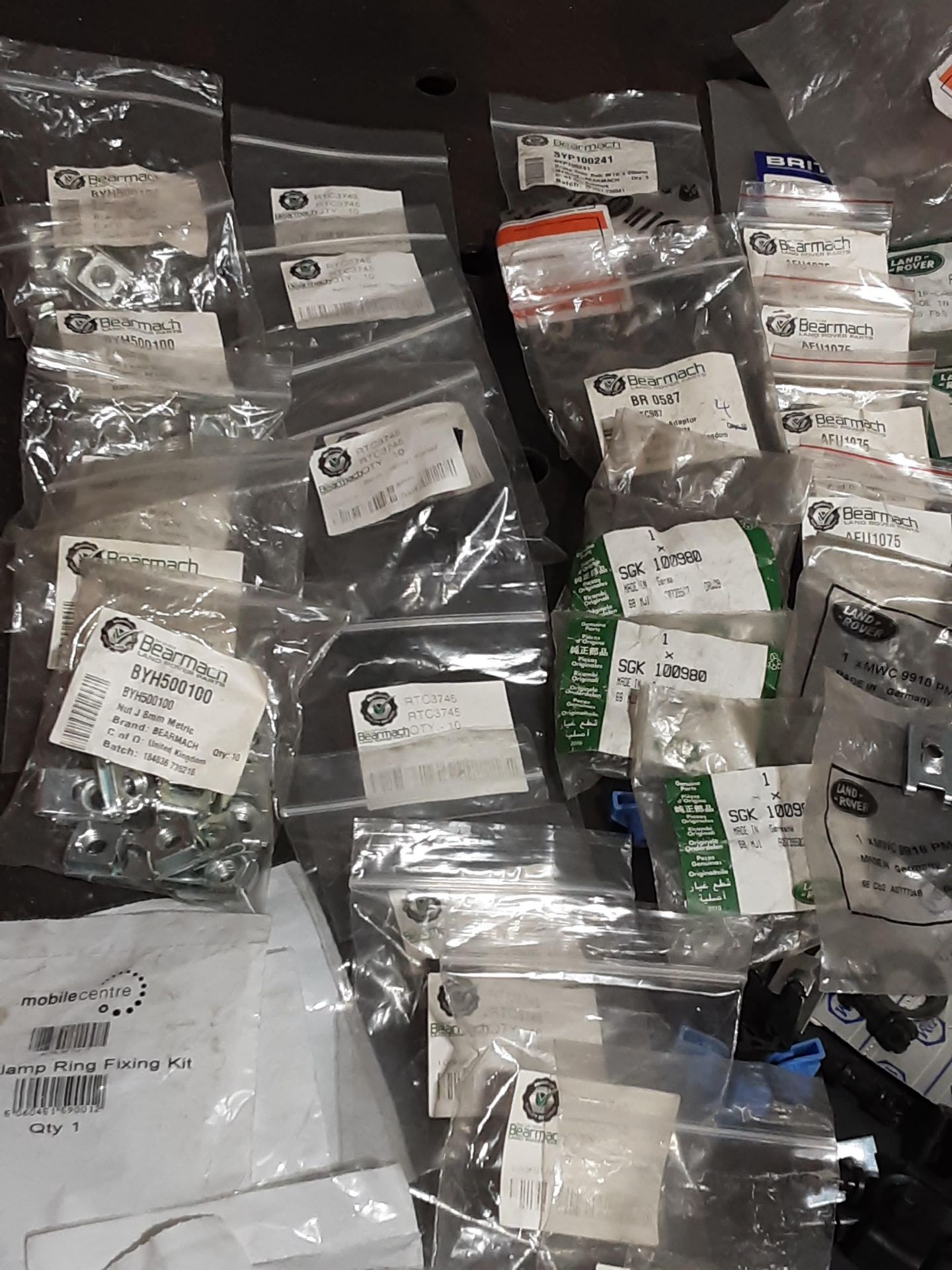 Quantity of Landrover and Other Clips and Brackets - Image 4 of 10