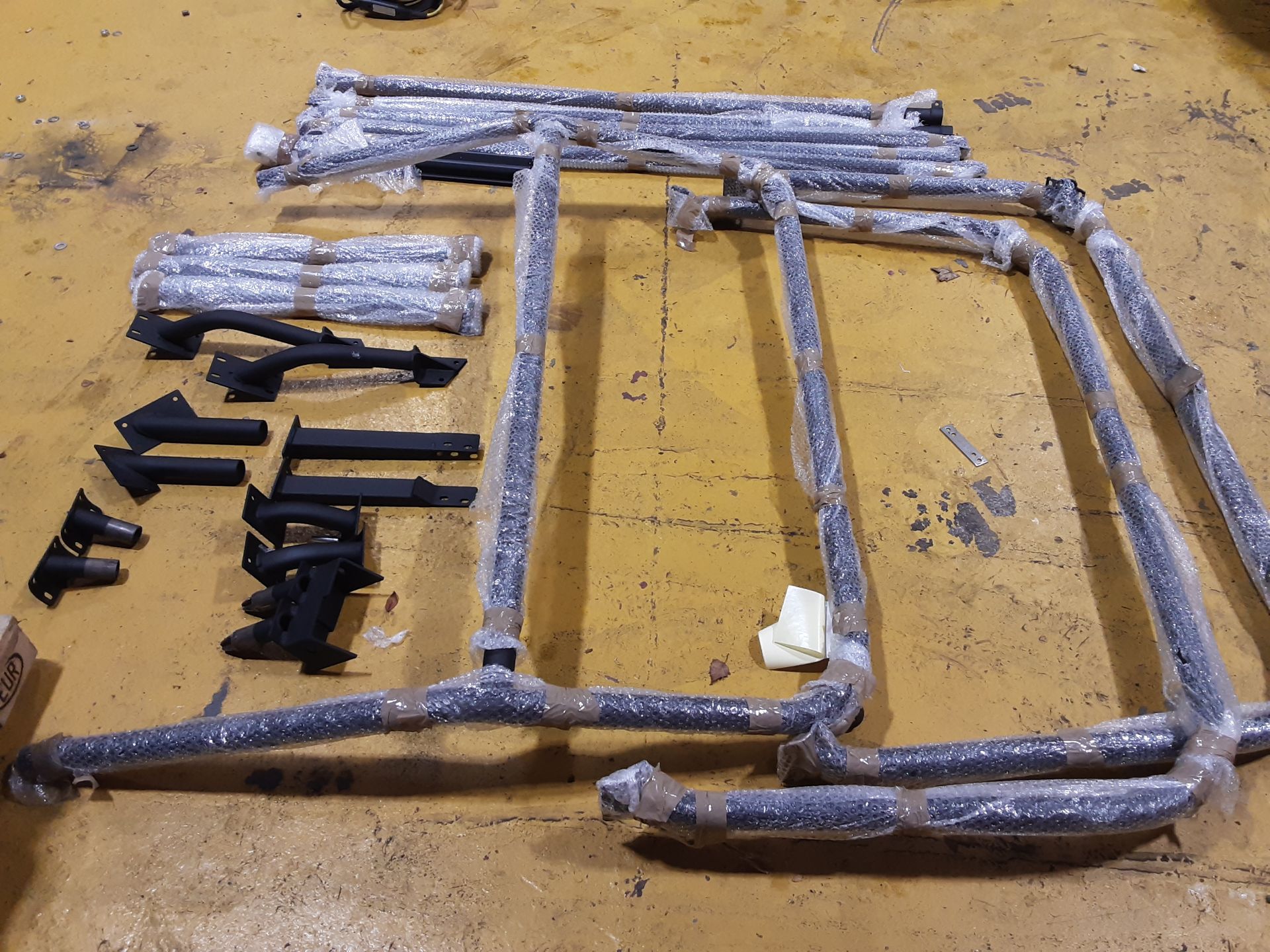 Landrover Heavy Duty External roll cage - Image 8 of 8