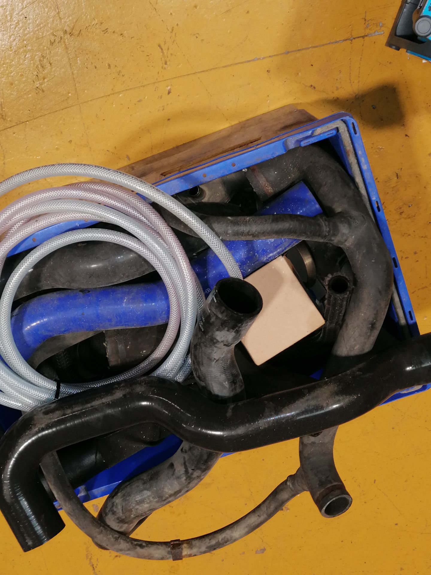 Mixed Box Rubber Hoses - Image 4 of 4