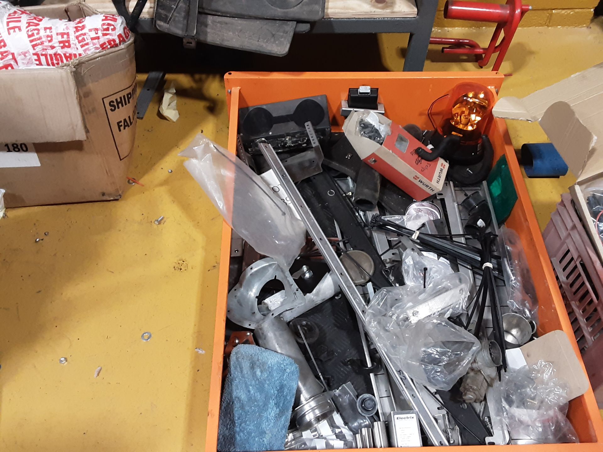 Quantity of mixed Interior and Mechanical Used Parts - Image 6 of 8