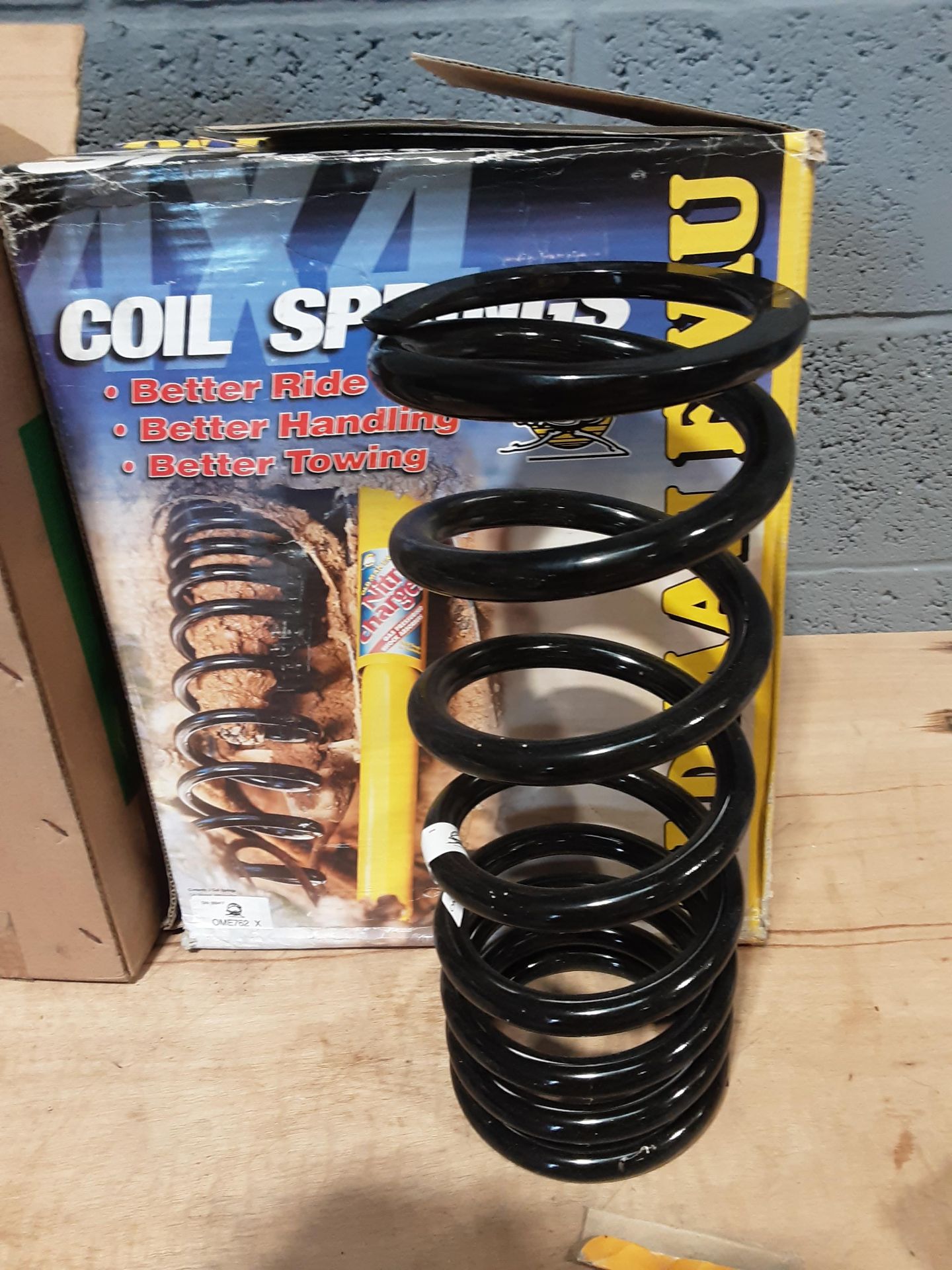 4 x Landrover Coil Springs, 2 x BR3625 - 2 X OME 762 - Image 3 of 5