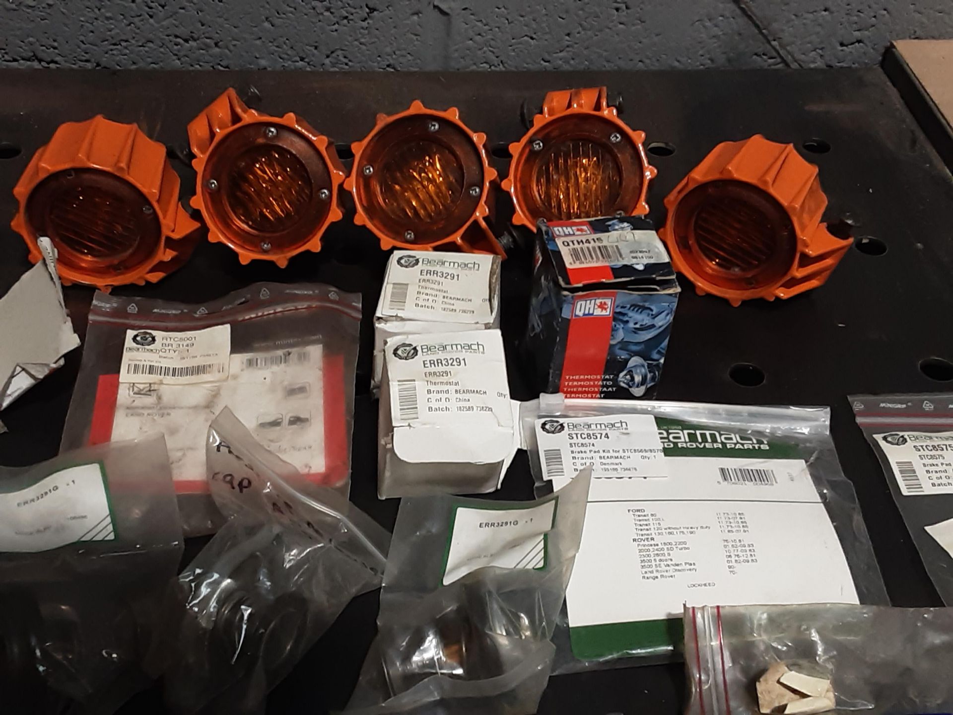 Quantity of Parts - Brake caliper Repair Kits - Thermostats - Performance Brake Pads - Yellow Spot - Bild 8 aus 8