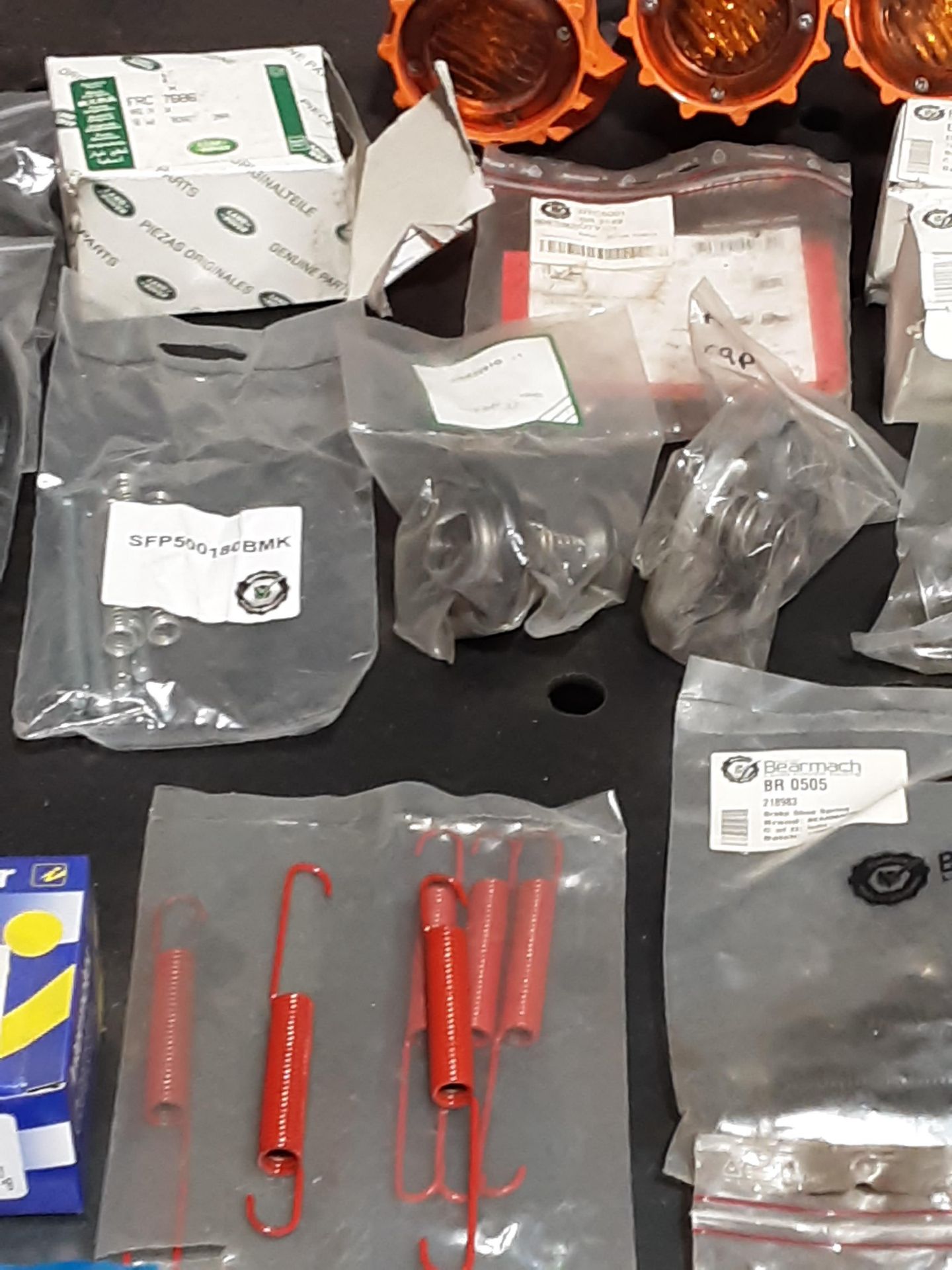 Quantity of Parts - Brake caliper Repair Kits - Thermostats - Performance Brake Pads - Yellow Spot - Bild 5 aus 8