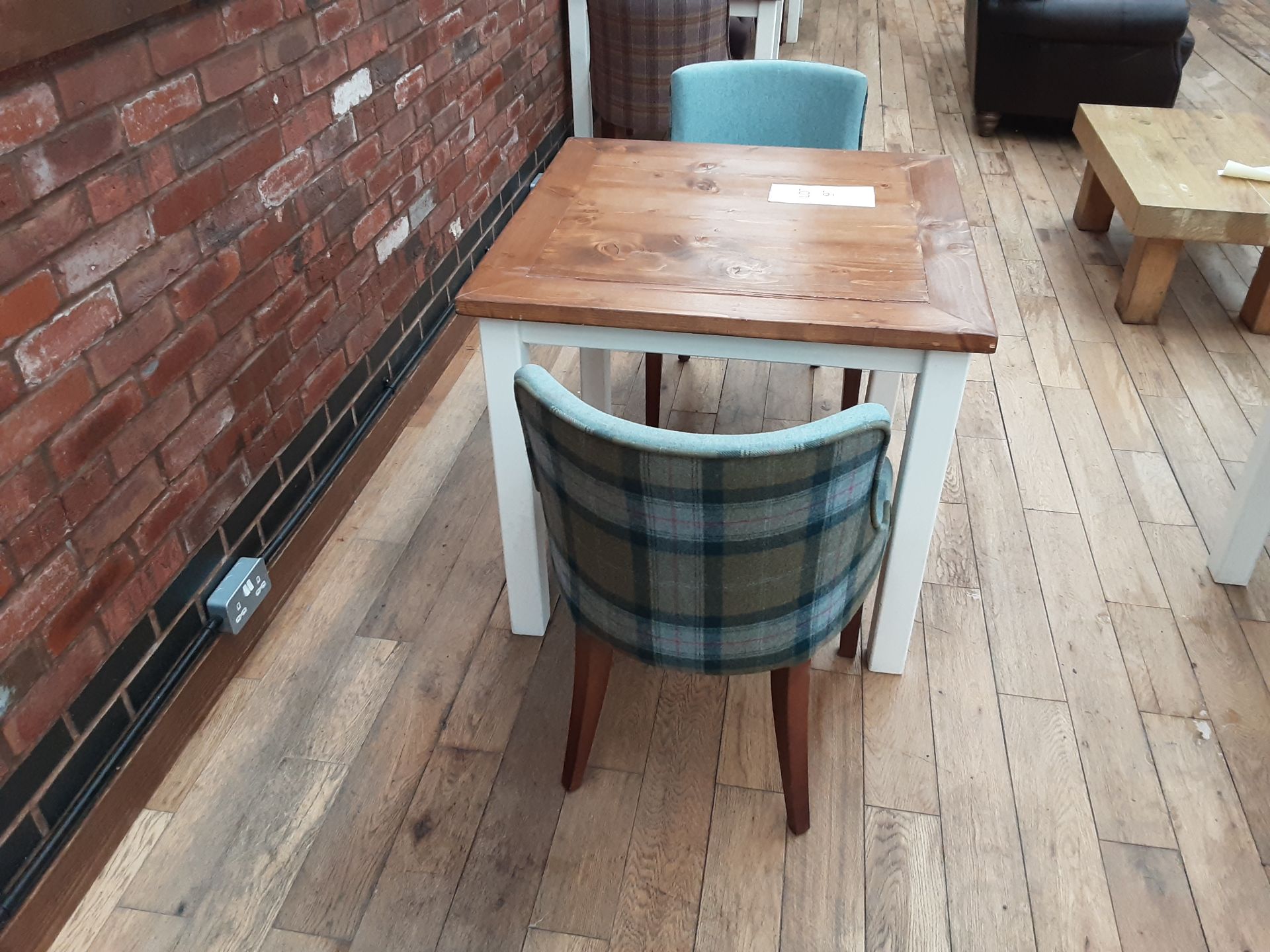 1x Table plus 2 Tub Chairs 80cm x 80cm - Image 3 of 4