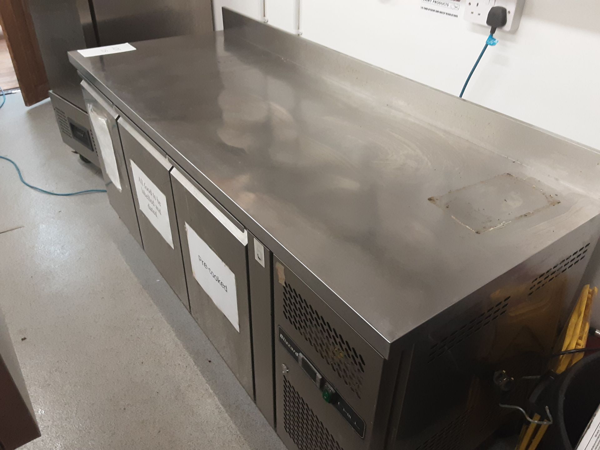 Blizzard HBC3 417 Ltr 3 Door Refrigerated Prep Counter With Upstand Serial Number 1603018GN32TO28 - Image 2 of 5