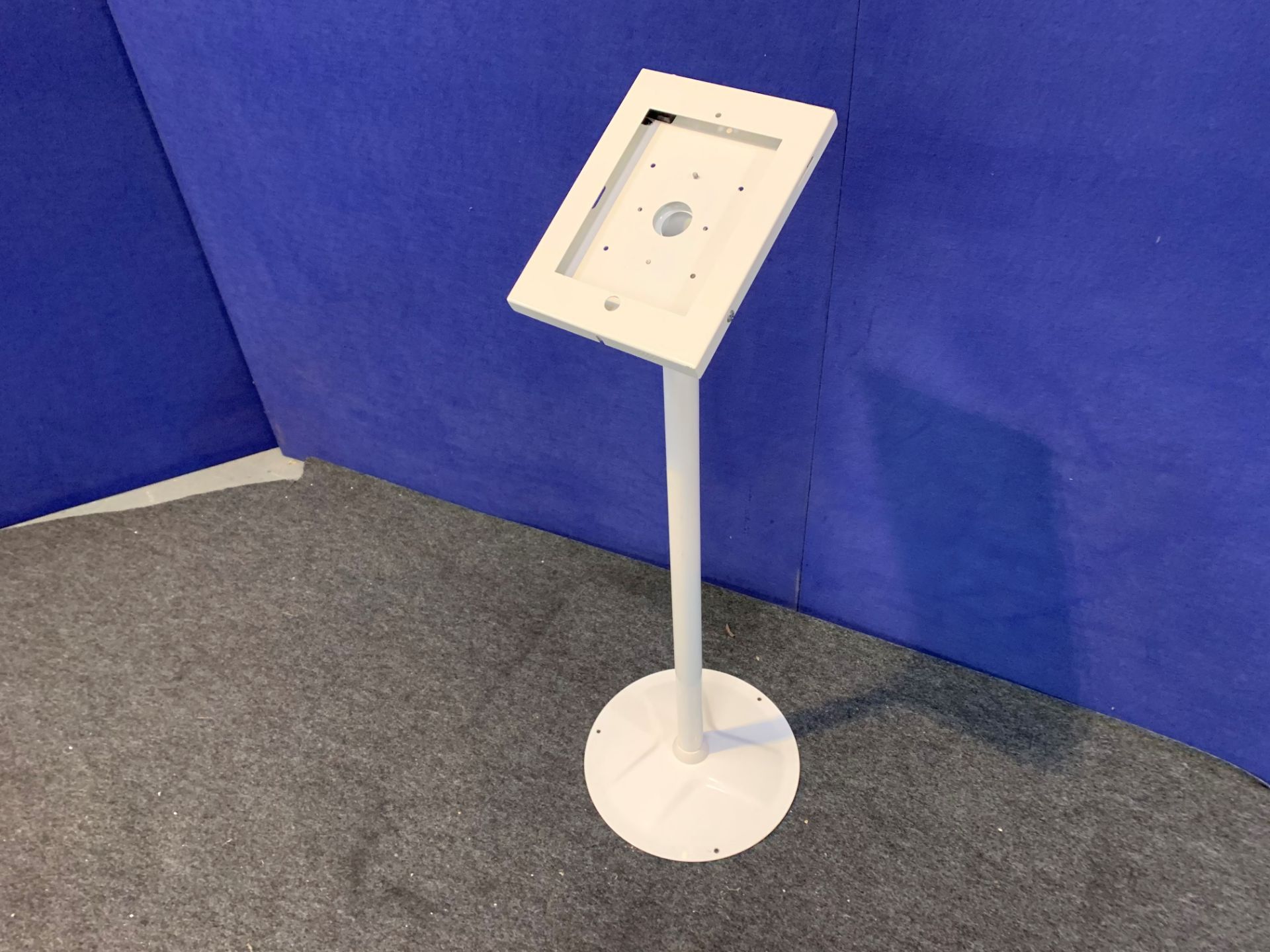 White IPAD Display Stand - Set up for IPAD Air 2 - Image 3 of 3