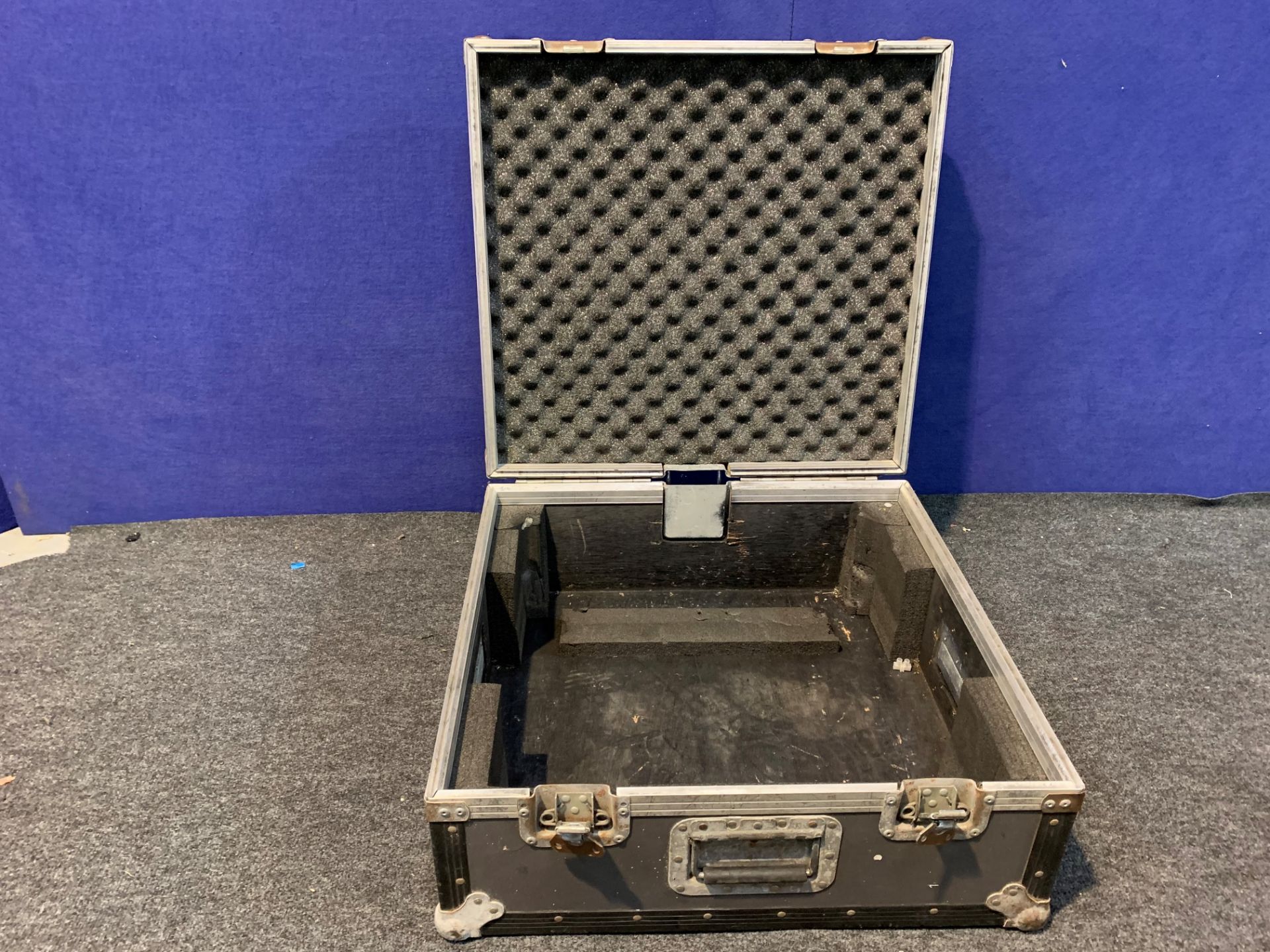 Flight Case - 610 x 570 x 270mm - Image 2 of 2