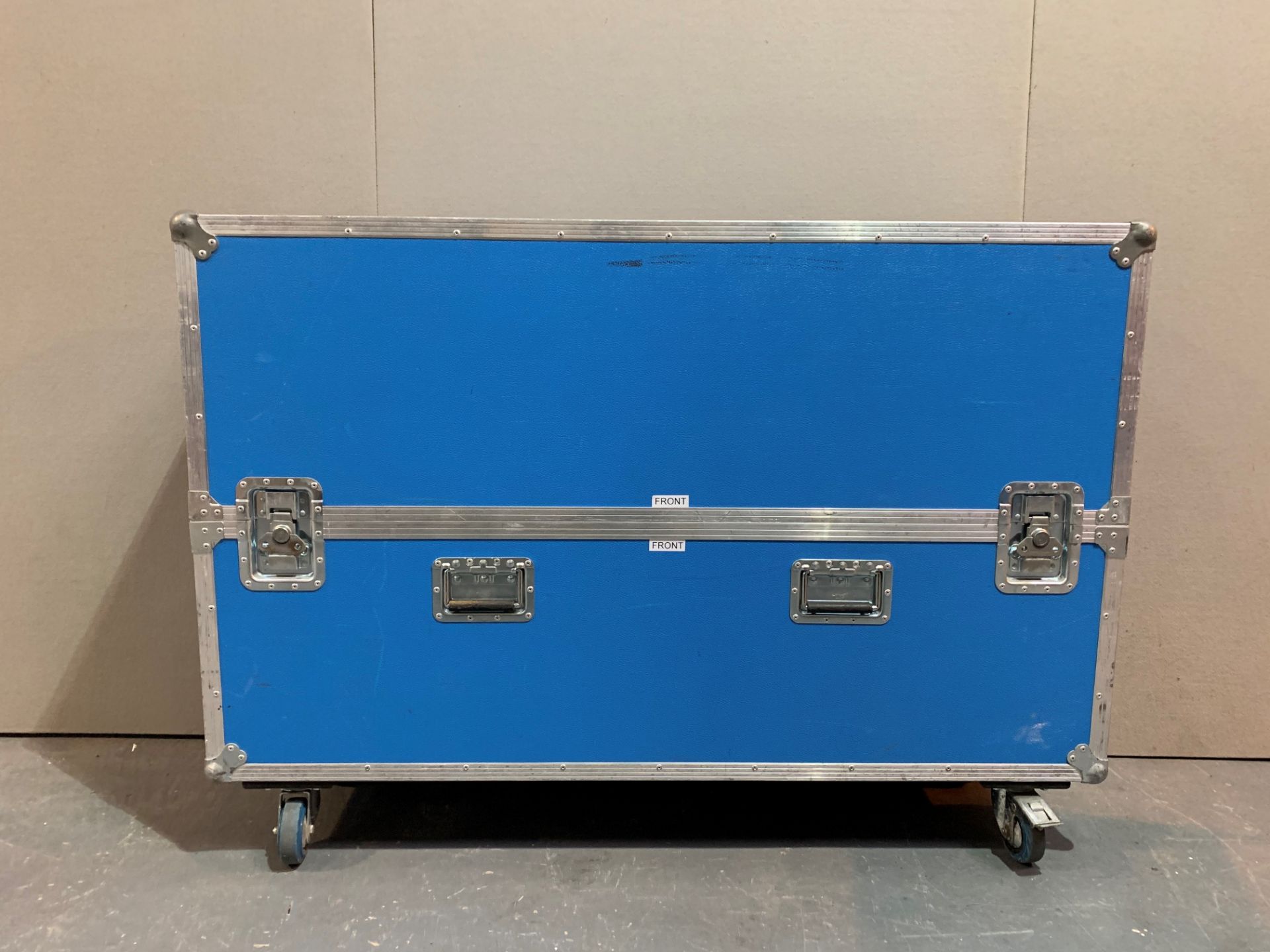 Single Flightcase for Lot 18 - 1410 x 1005 x 385mm.
