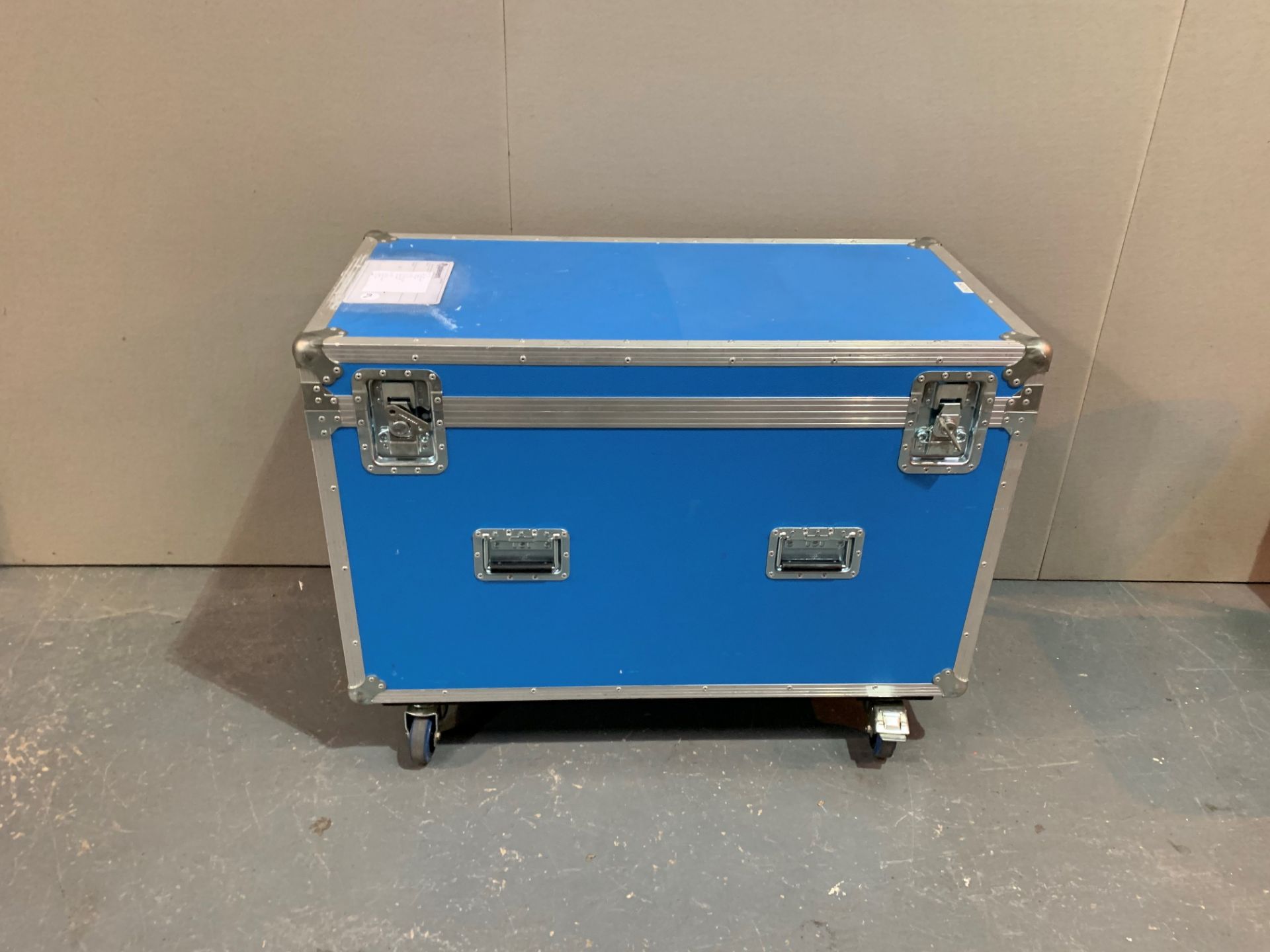 Triple Flight case for Lots 57-59 - 1088 x 830 x 545mm