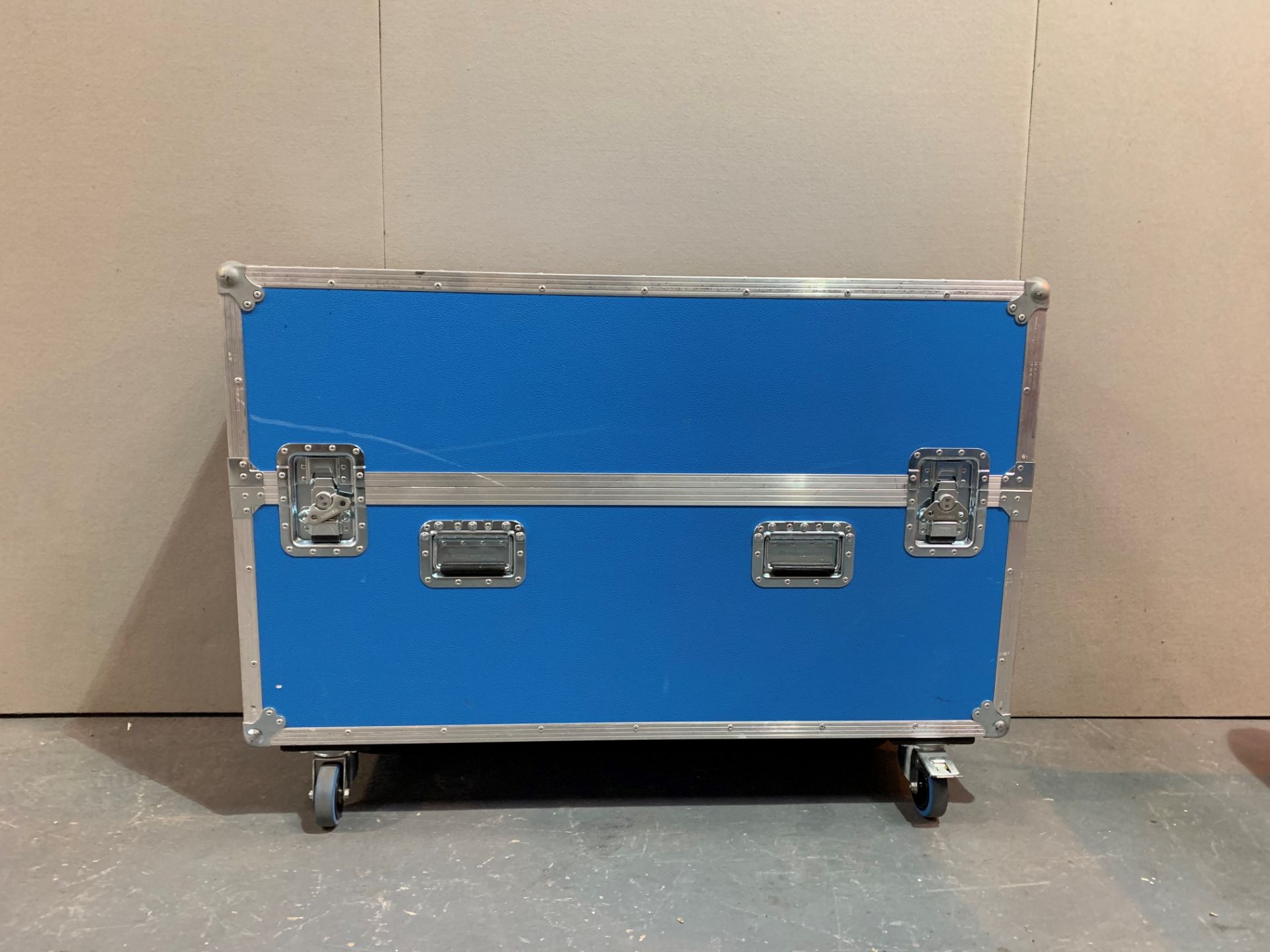 Double Flight case for Lots 23 & 24 - 1228 x 880 x 385mm